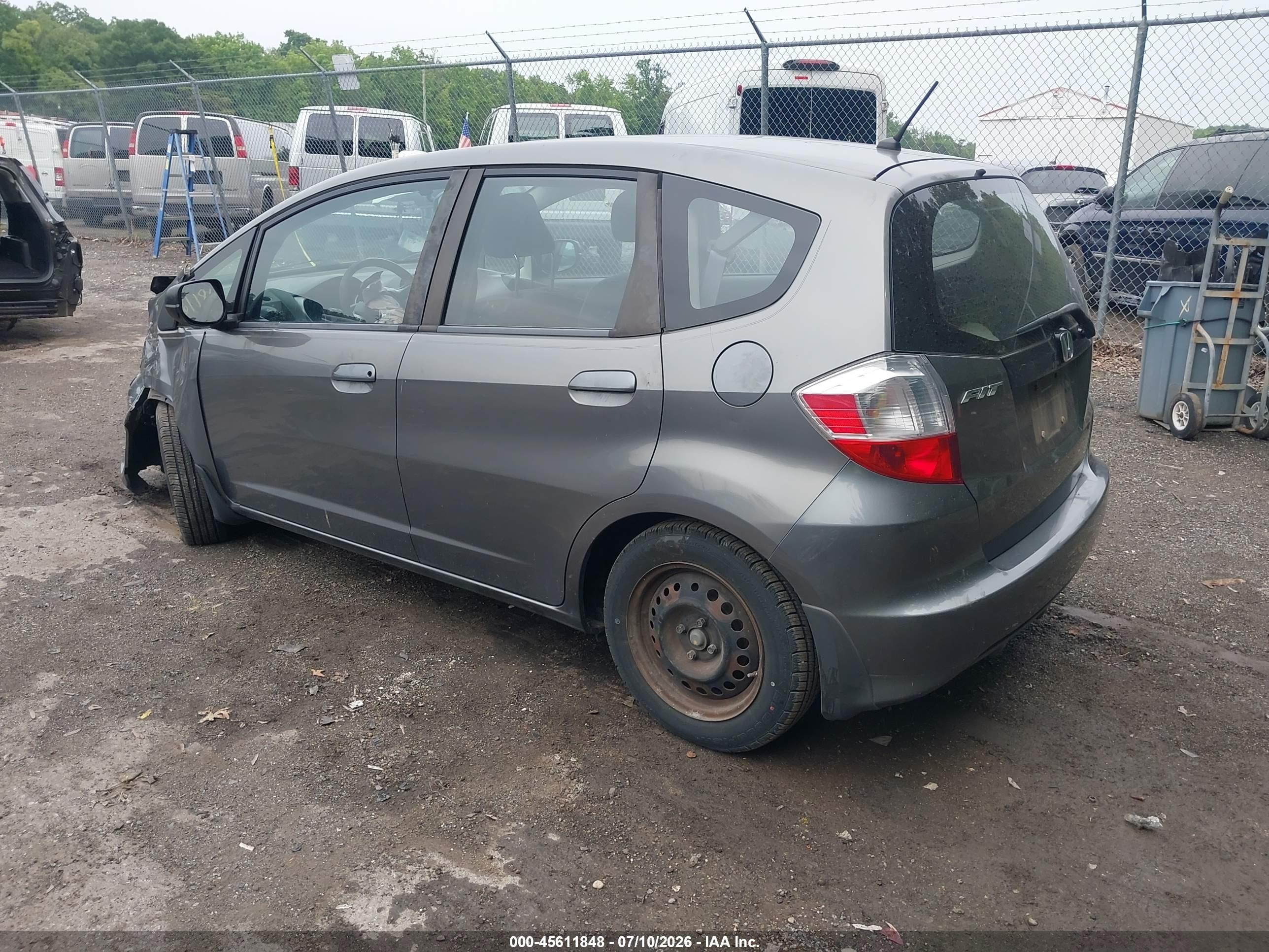 2013 Honda Fit   Серый vin: JHMGE8H36DC067637