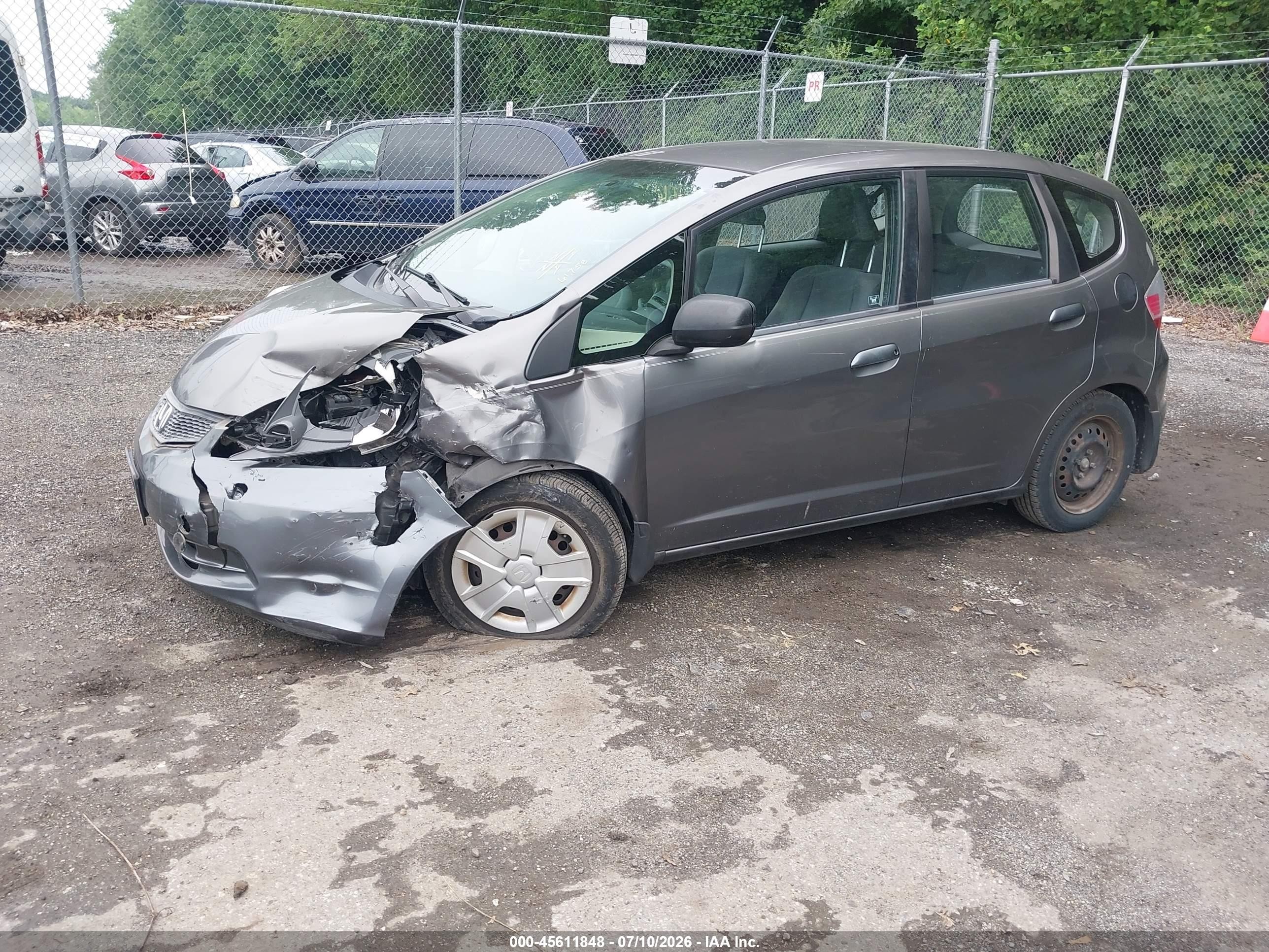 2013 Honda Fit   Серый vin: JHMGE8H36DC067637