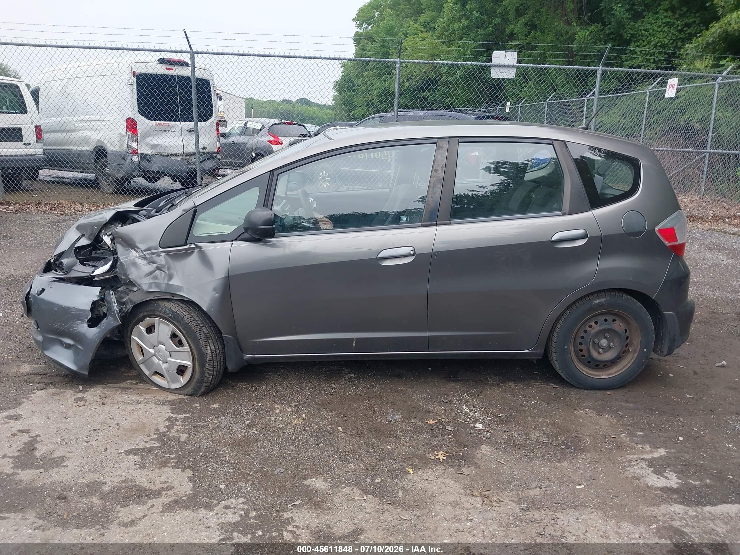 2013 Honda Fit   Серый vin: JHMGE8H36DC067637