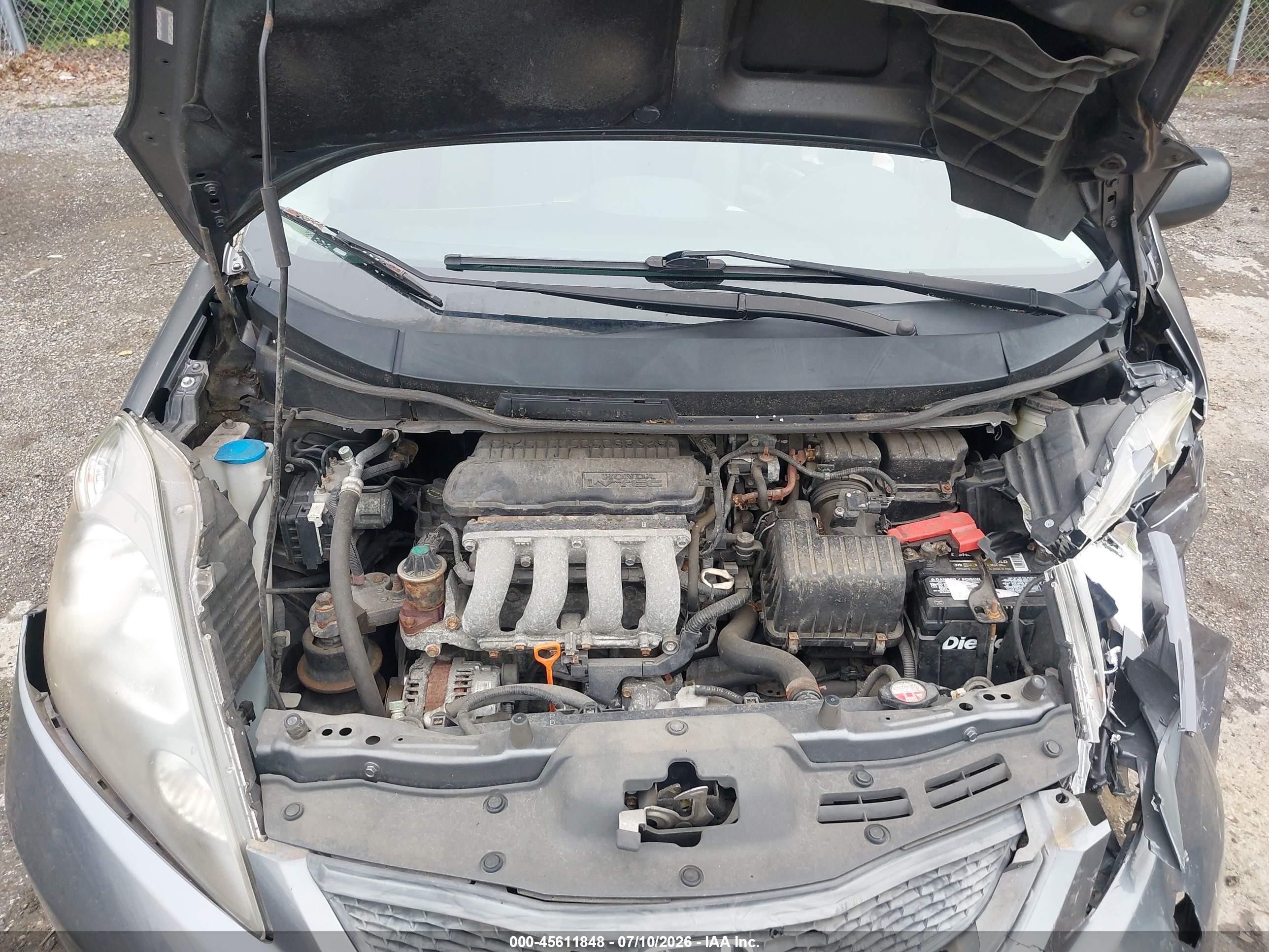 2013 Honda Fit   Серый vin: JHMGE8H36DC067637