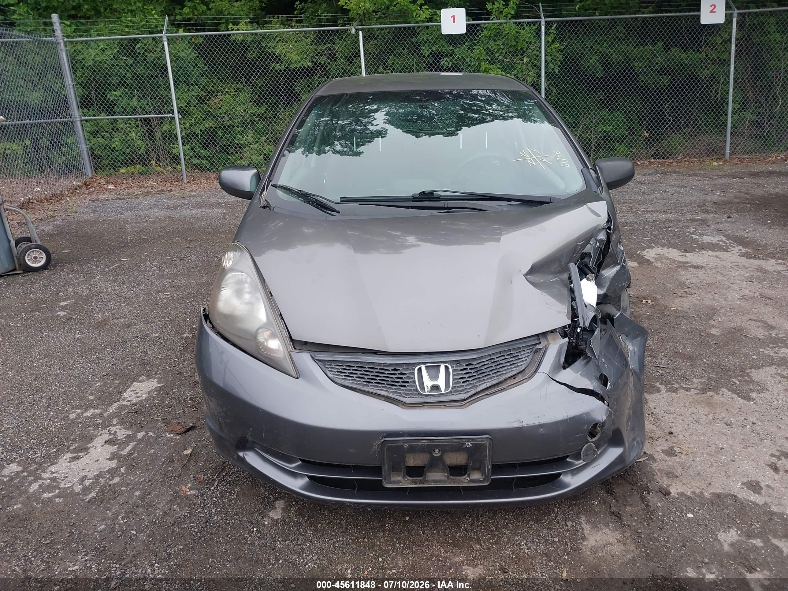 2013 Honda Fit   Серый vin: JHMGE8H36DC067637