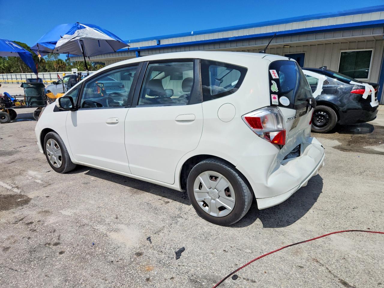 2013 Honda Fit White vin: JHMGE8H36DC074703