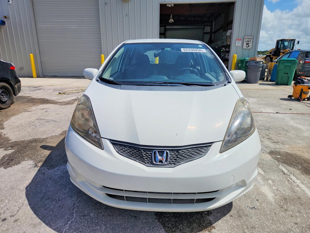 2013 Honda Fit White vin: JHMGE8H36DC074703