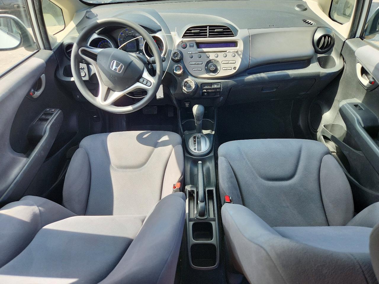 2013 Honda Fit White vin: JHMGE8H36DC074703