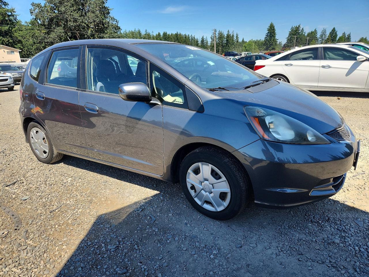 2013 Honda Fit Gray vin: JHMGE8H36DC081019