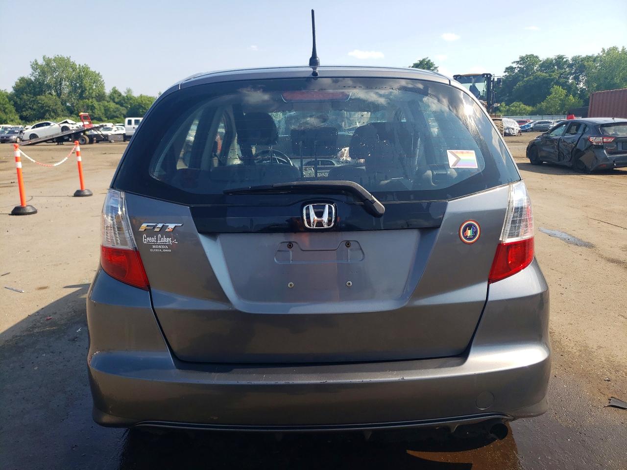 2011 Honda Fit Gray vin: JHMGE8H37BC007363