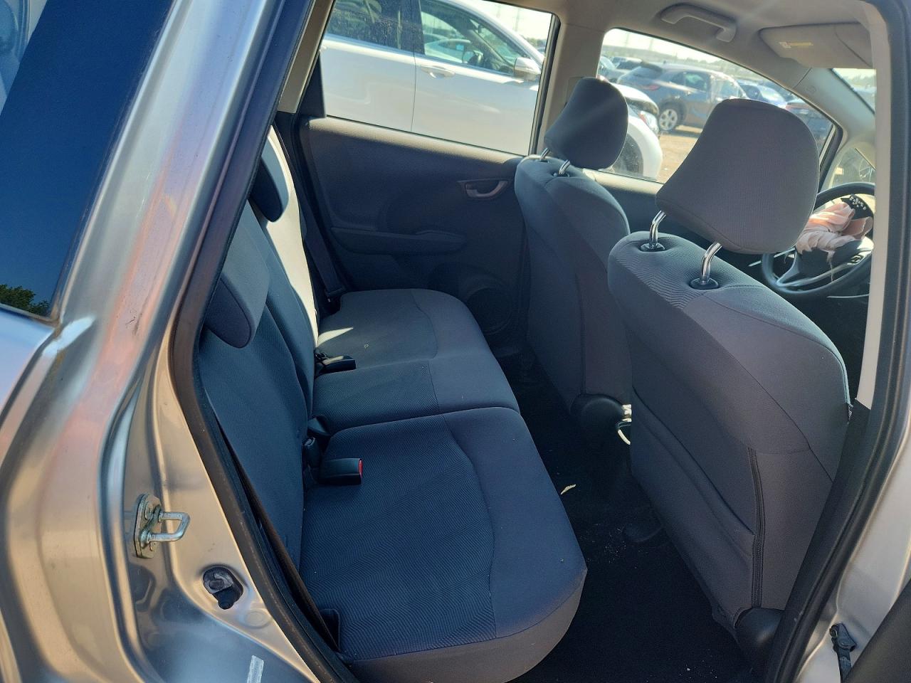 2012 Honda Fit Серебряный vin: JHMGE8H37CC037139