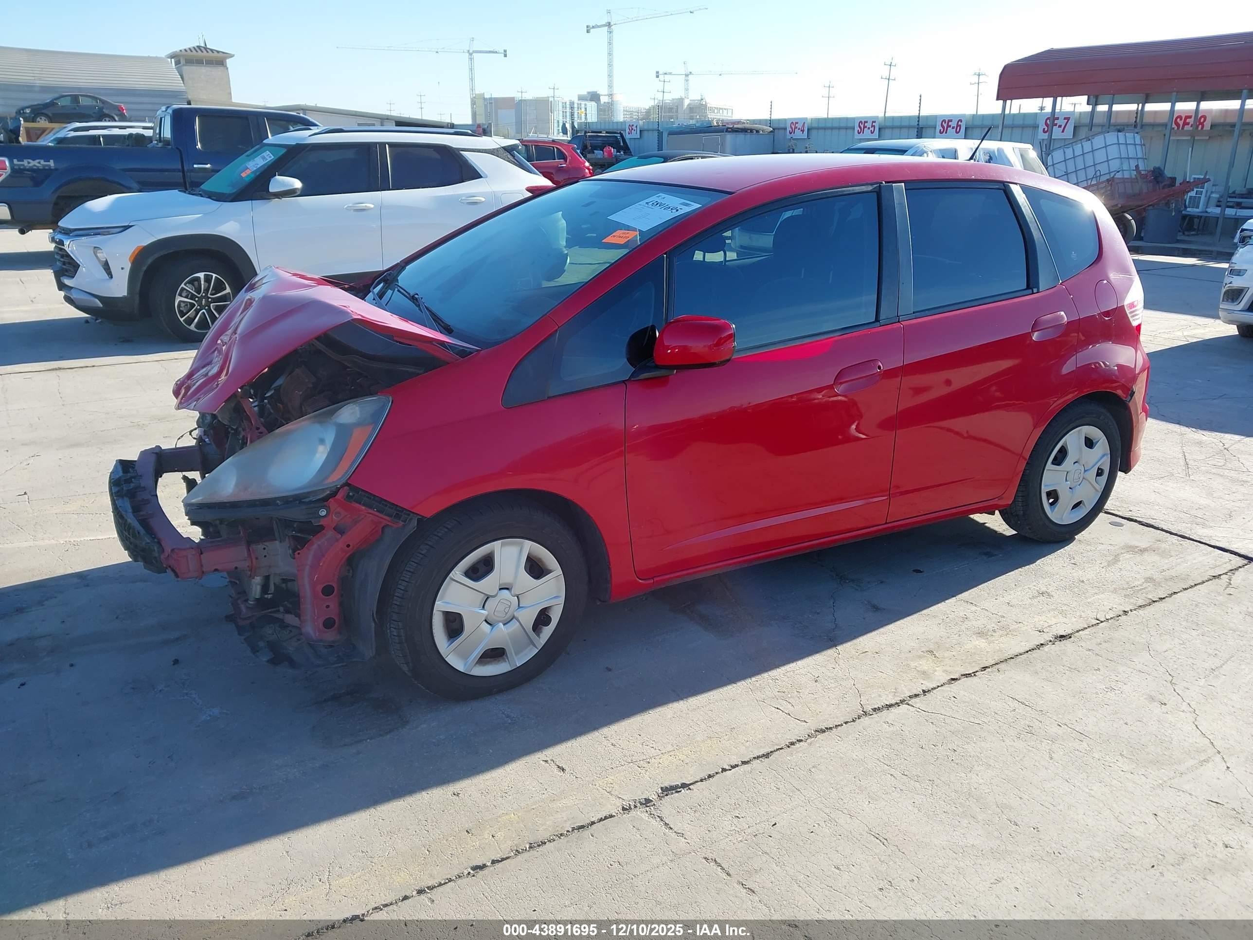 2013 Honda Fit   Red vin: JHMGE8H37DC010105