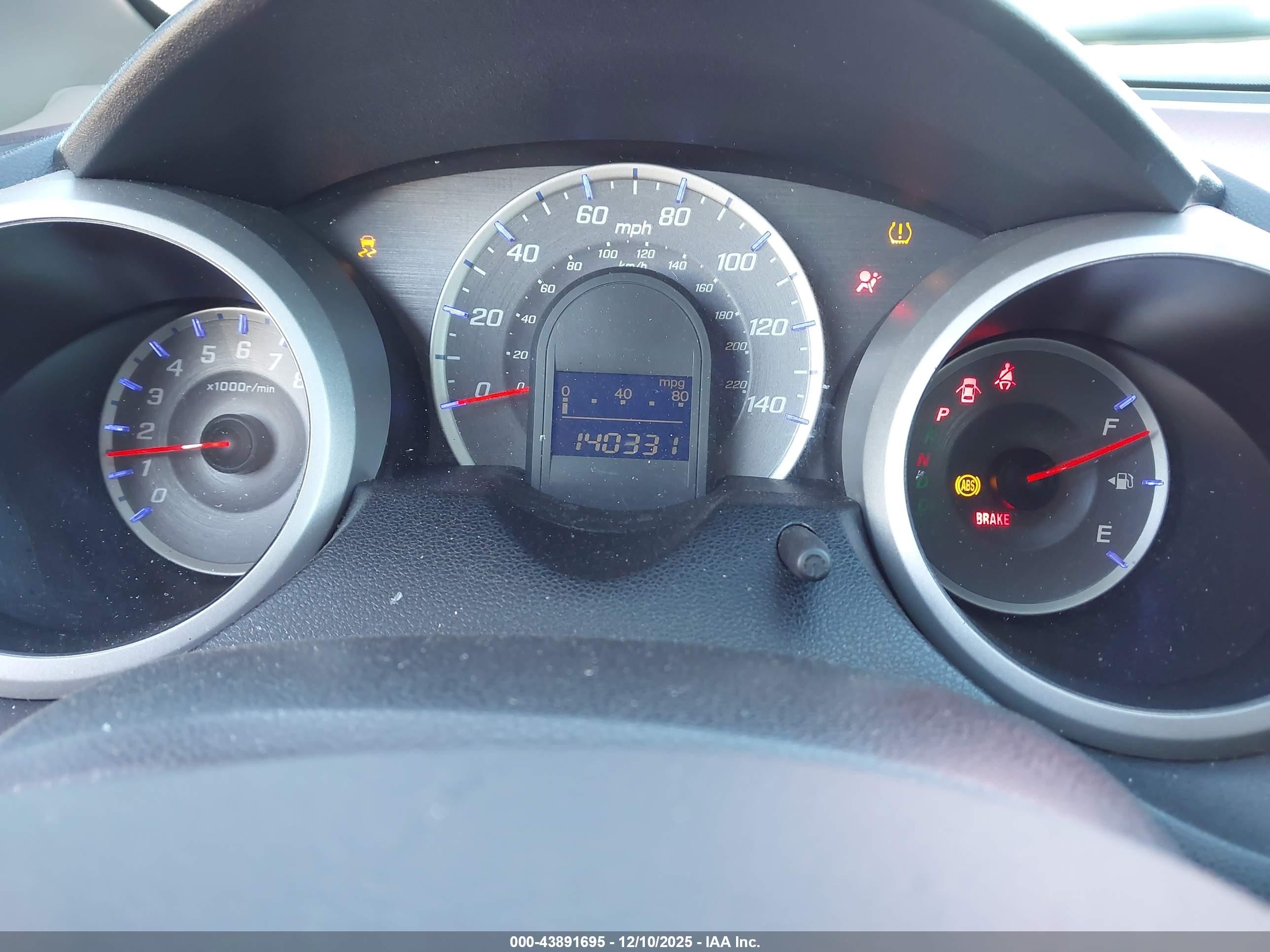 2013 Honda Fit   Red vin: JHMGE8H37DC010105