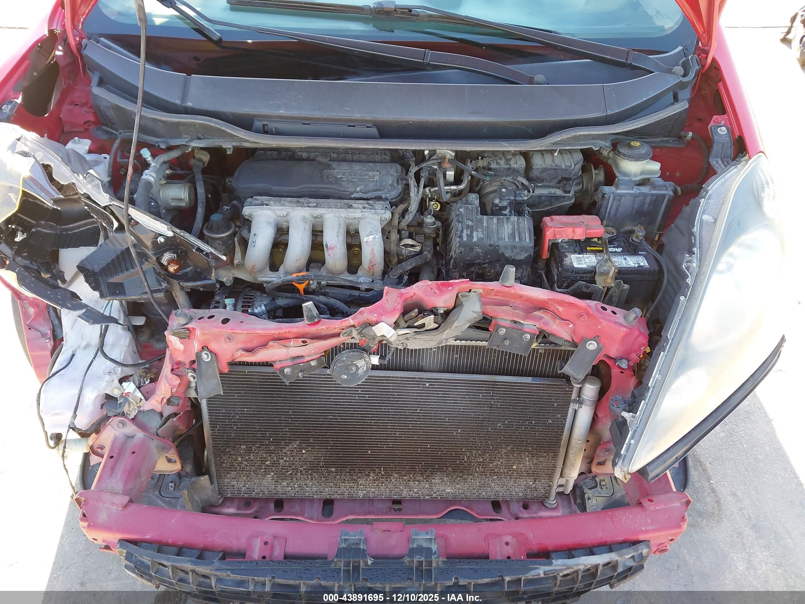 2013 Honda Fit   Red vin: JHMGE8H37DC010105