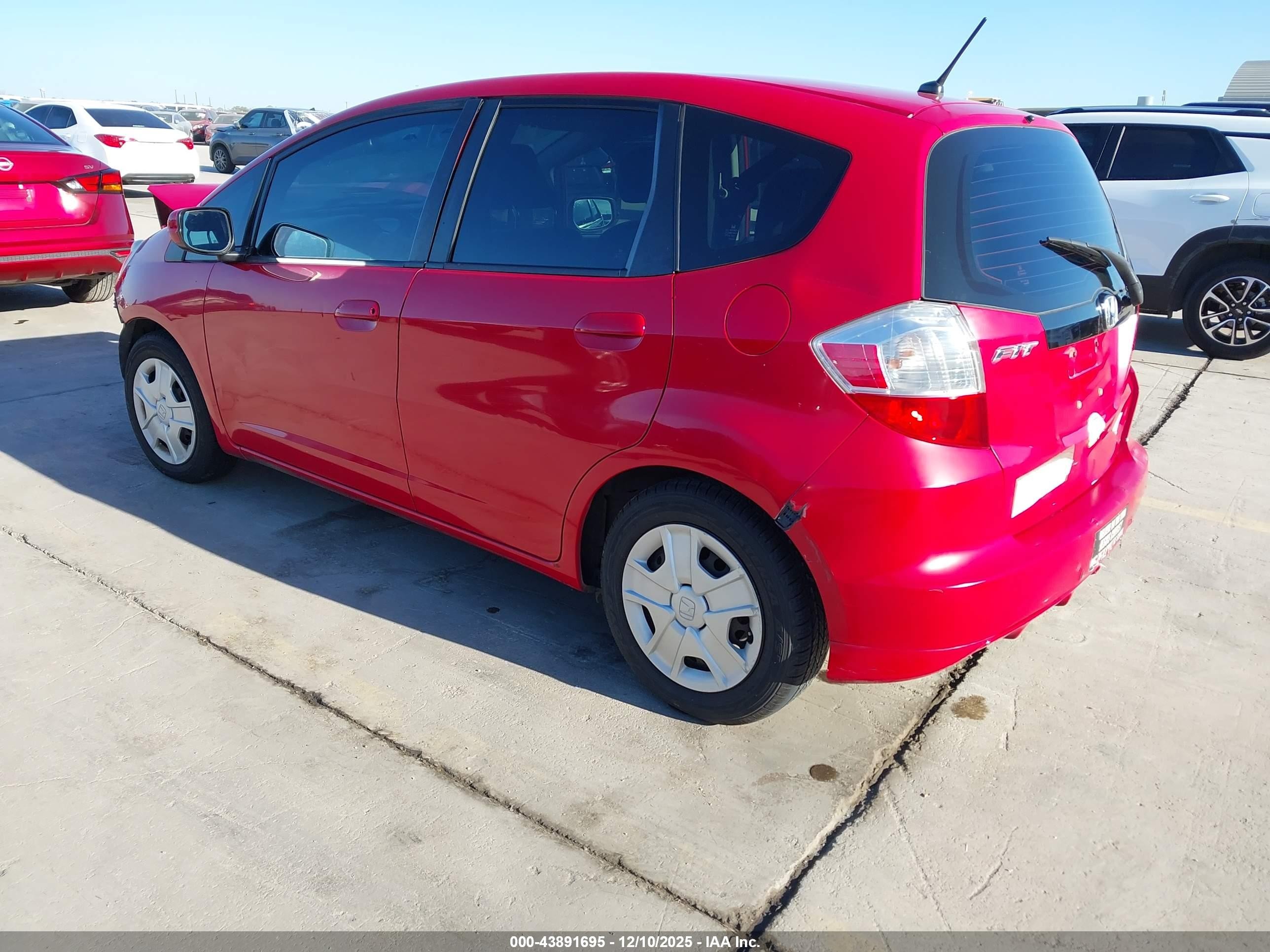 2013 Honda Fit   Red vin: JHMGE8H37DC010105