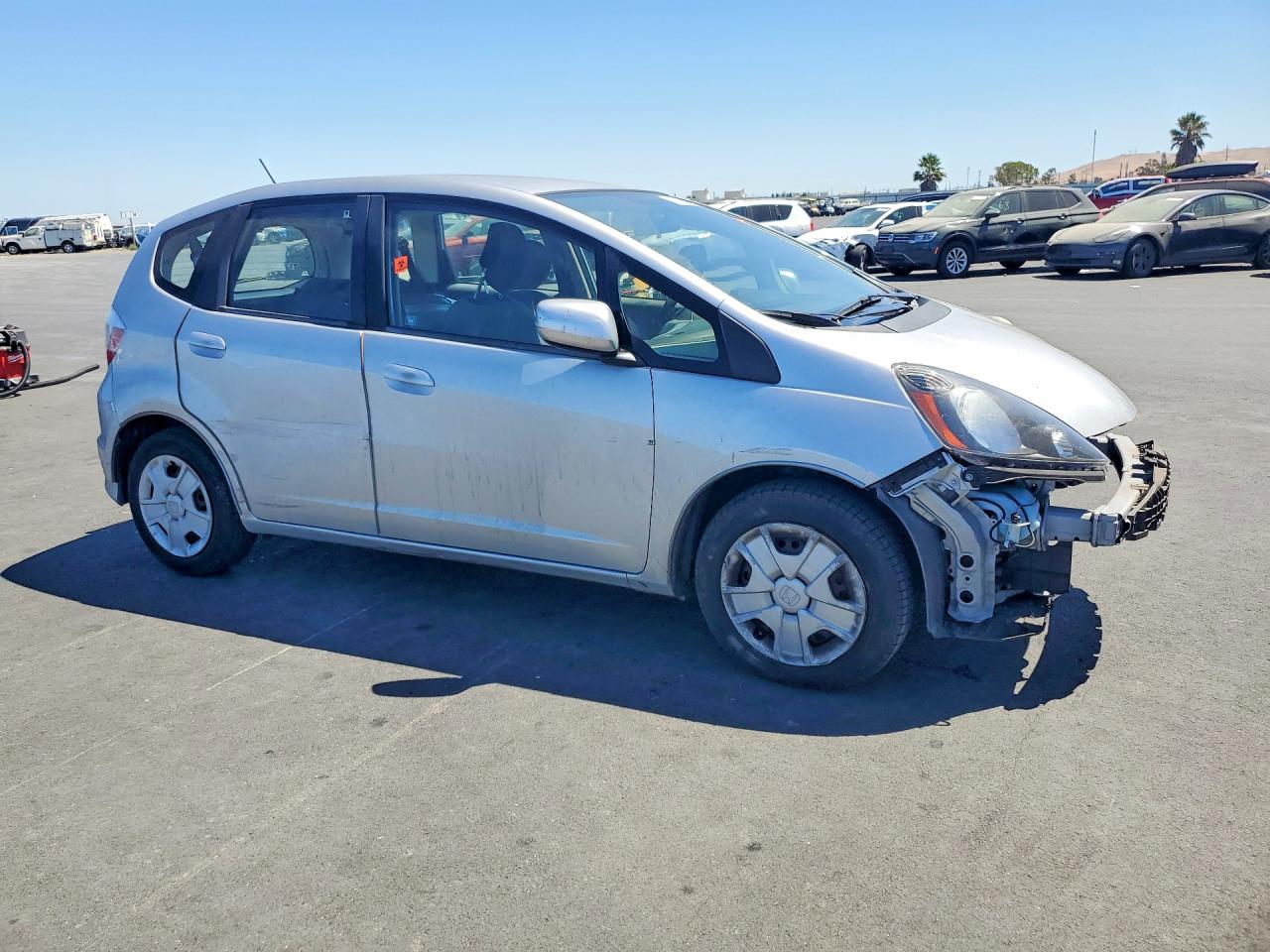 2013 Honda Fit Silver vin: JHMGE8H37DC021637