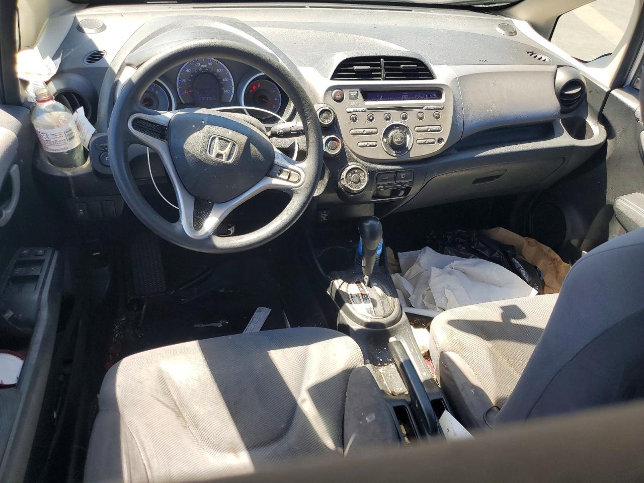 2013 Honda Fit Silver vin: JHMGE8H37DC021637