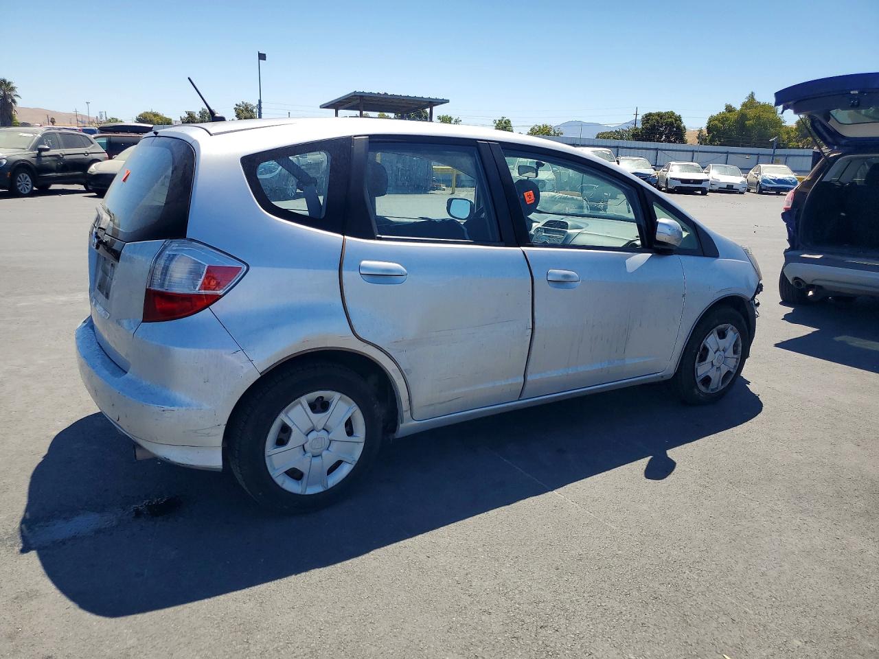 2013 Honda Fit Silver vin: JHMGE8H37DC021637