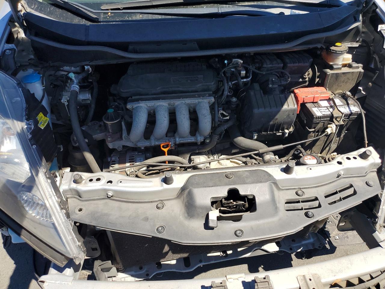 2013 Honda Fit Silver vin: JHMGE8H37DC021637
