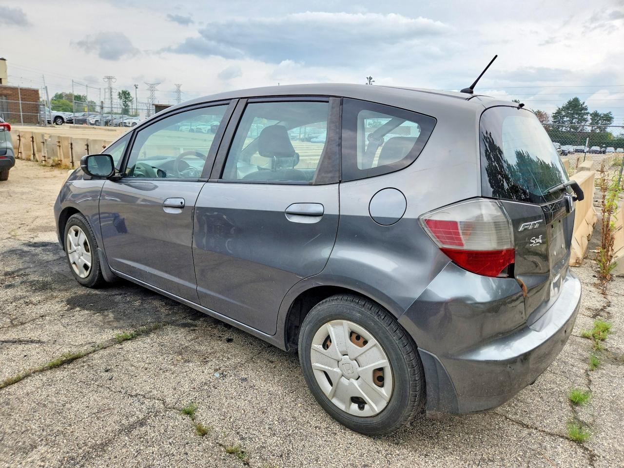 2013 Honda Fit Gray vin: JHMGE8H37DC023307