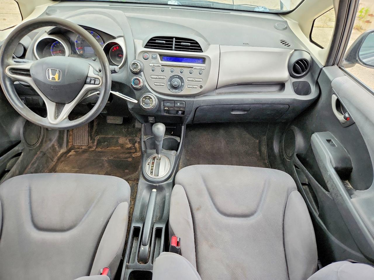 2013 Honda Fit Gray vin: JHMGE8H37DC023307