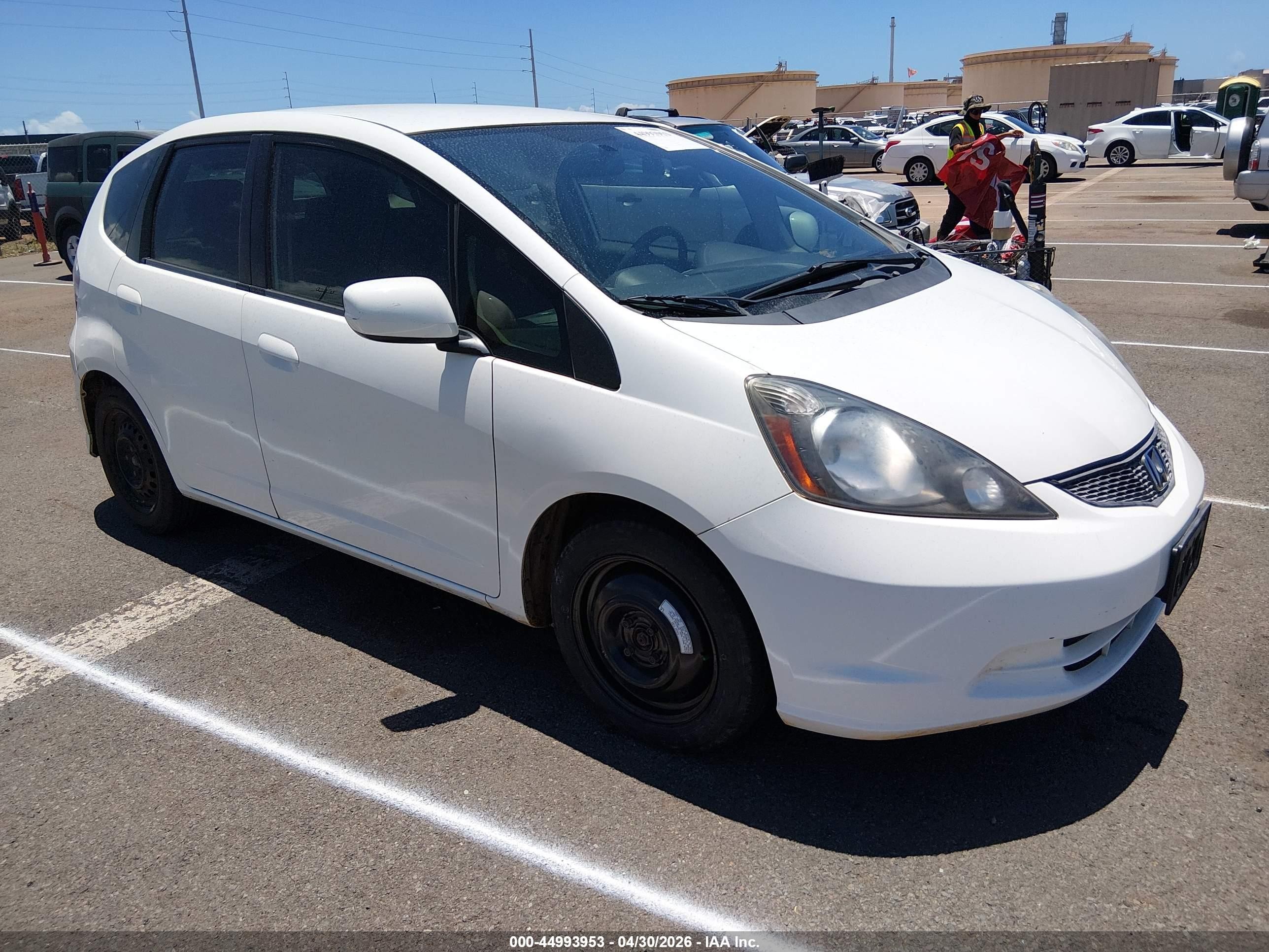 2013 Honda Fit   White vin: JHMGE8H37DC050717