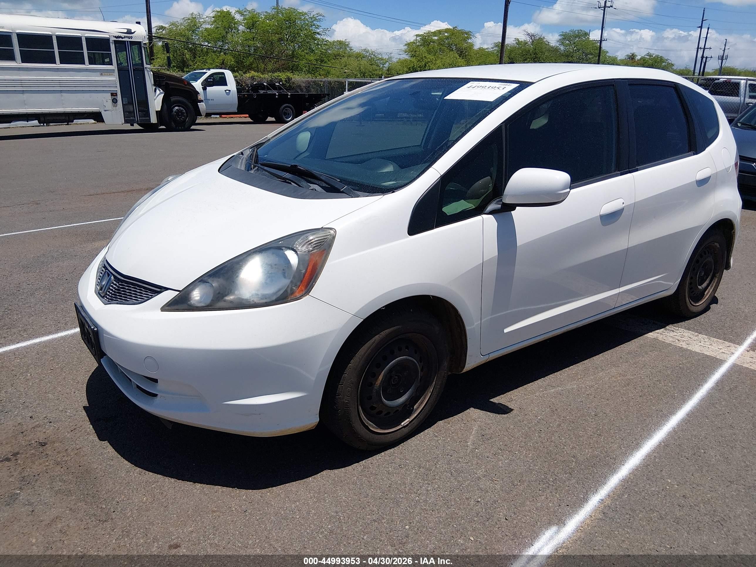2013 Honda Fit   White vin: JHMGE8H37DC050717