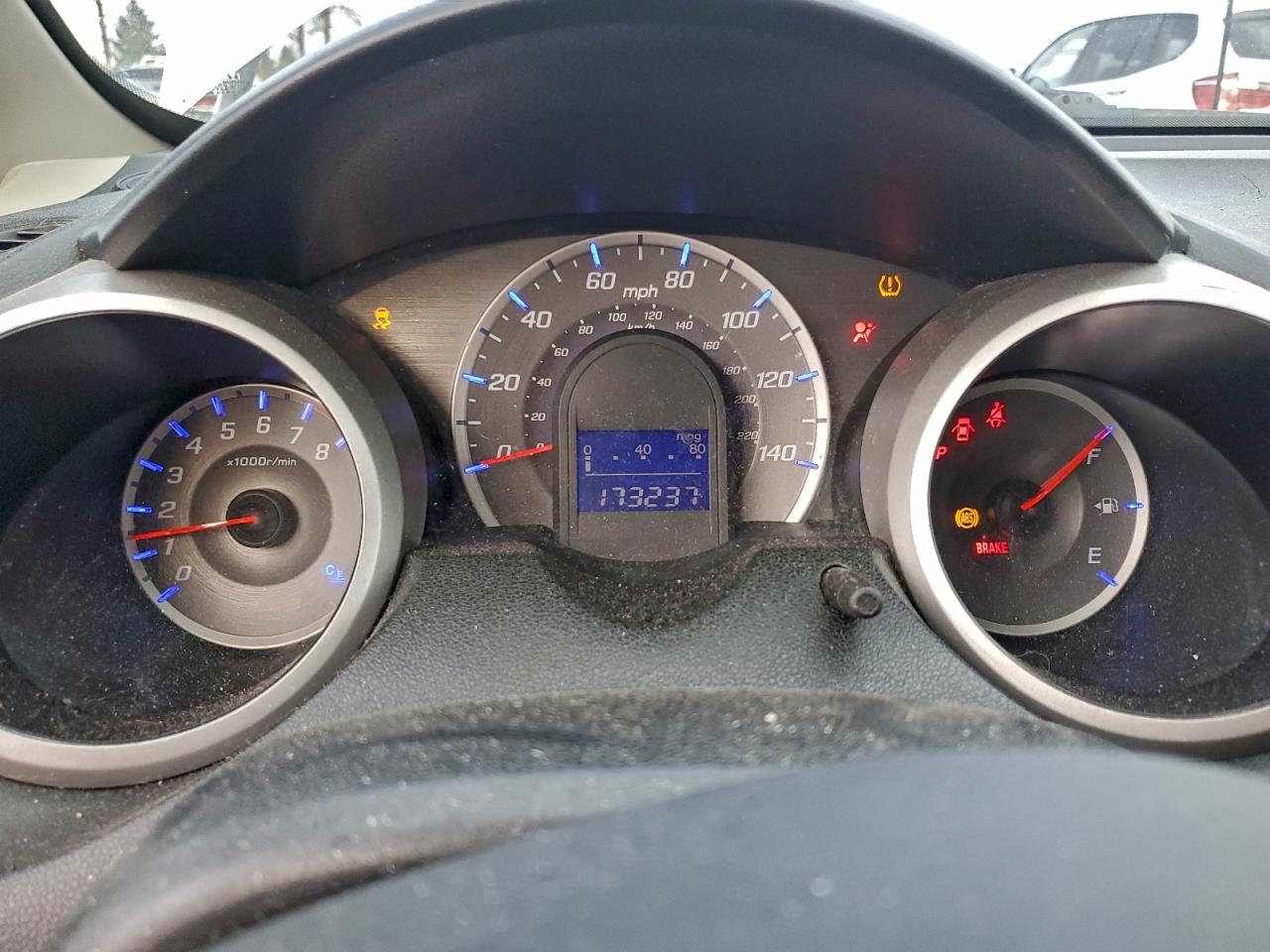 2013 Honda Fit Серебряный vin: JHMGE8H37DC061751