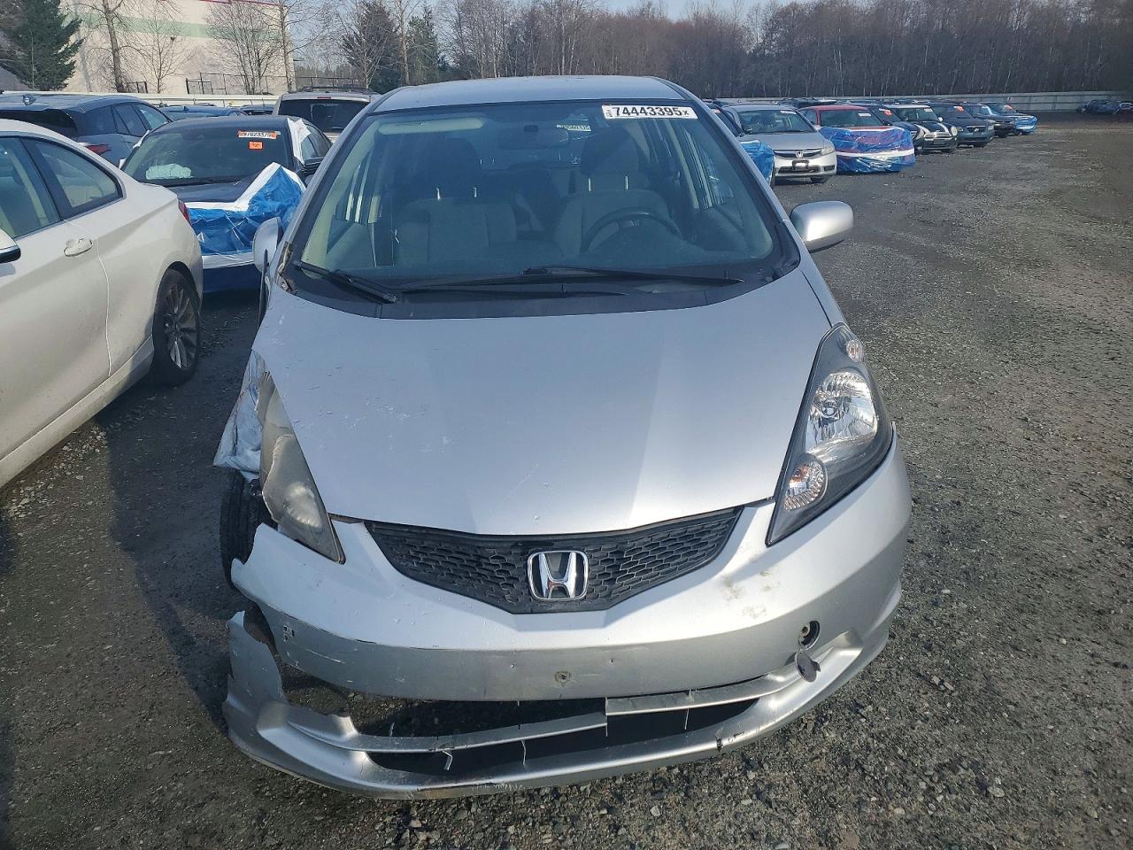 2013 Honda Fit Серебряный vin: JHMGE8H37DC061751
