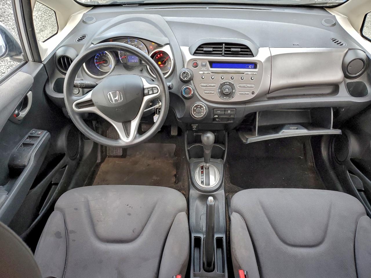 2013 Honda Fit Серебряный vin: JHMGE8H37DC061751