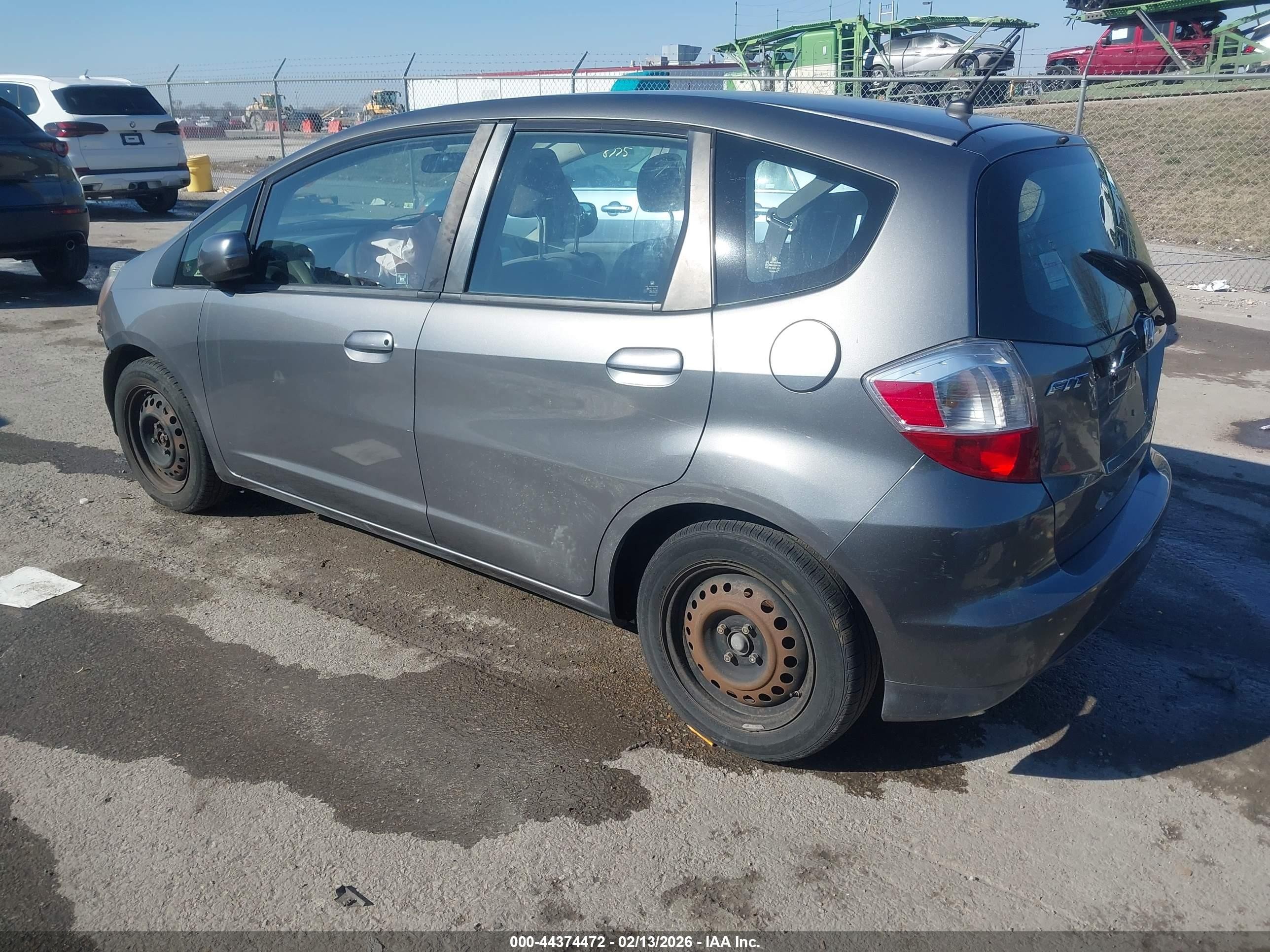 2013 Honda Fit   Gray vin: JHMGE8H37DC079652