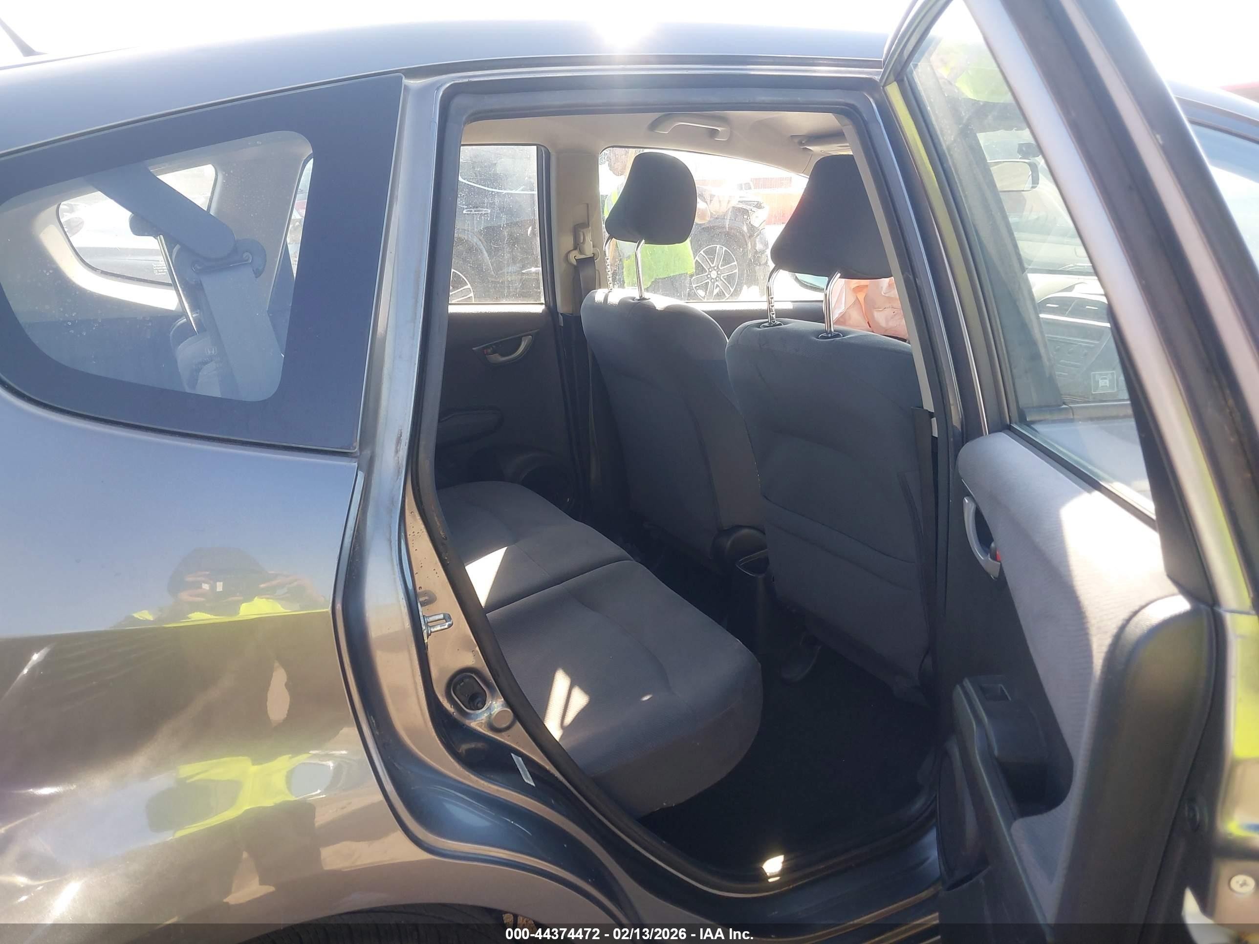 2013 Honda Fit   Gray vin: JHMGE8H37DC079652