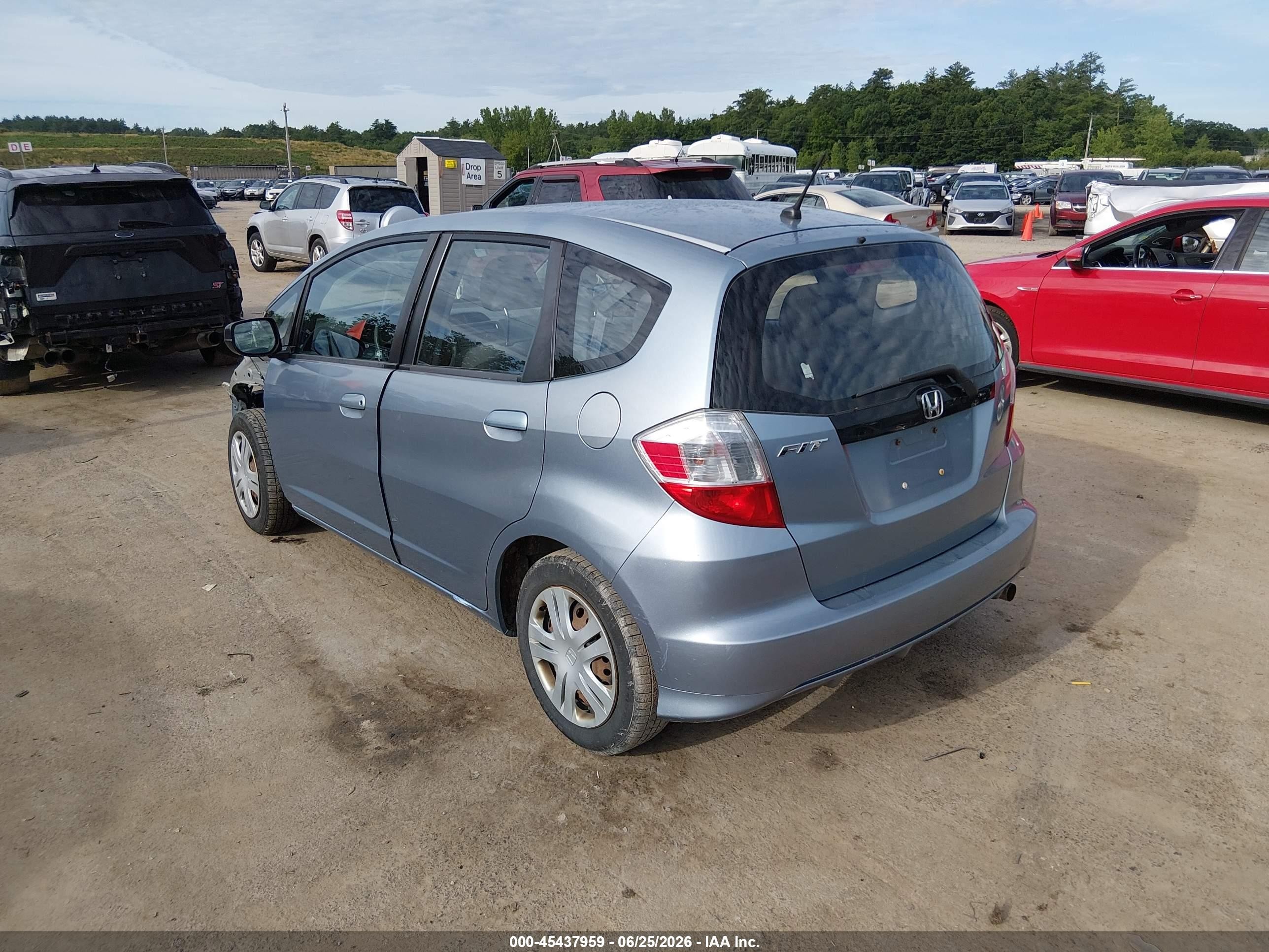 2011 Honda Fit Light Blue vin: JHMGE8H38BC020221