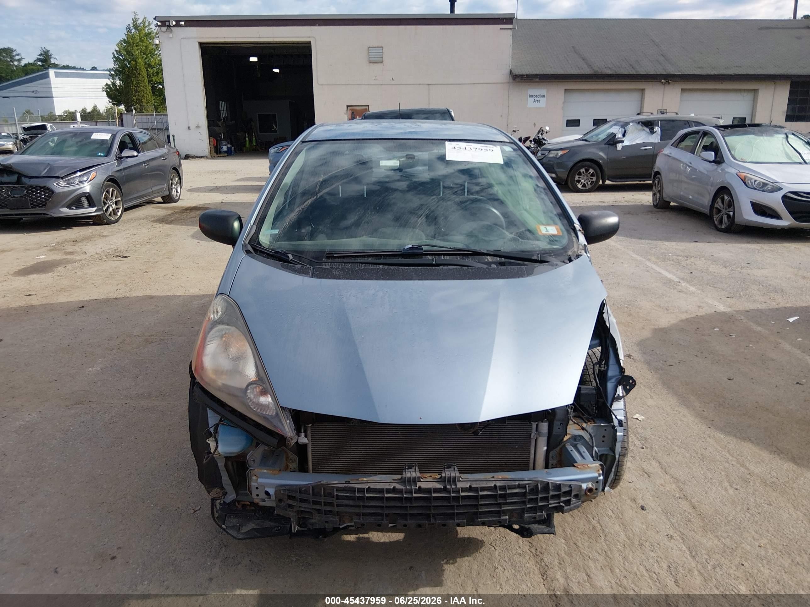 2011 Honda Fit Light Blue vin: JHMGE8H38BC020221