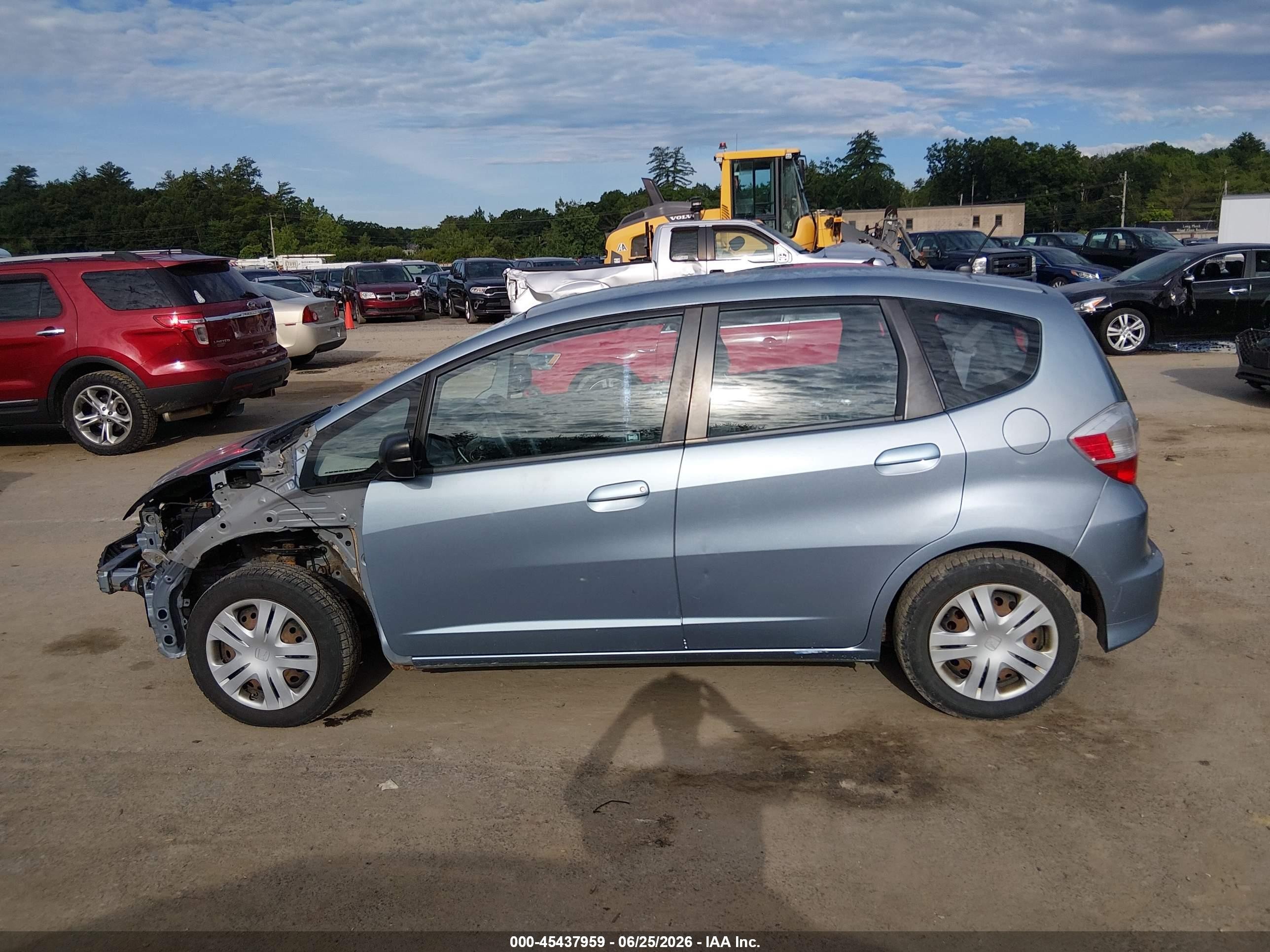 2011 Honda Fit Light Blue vin: JHMGE8H38BC020221