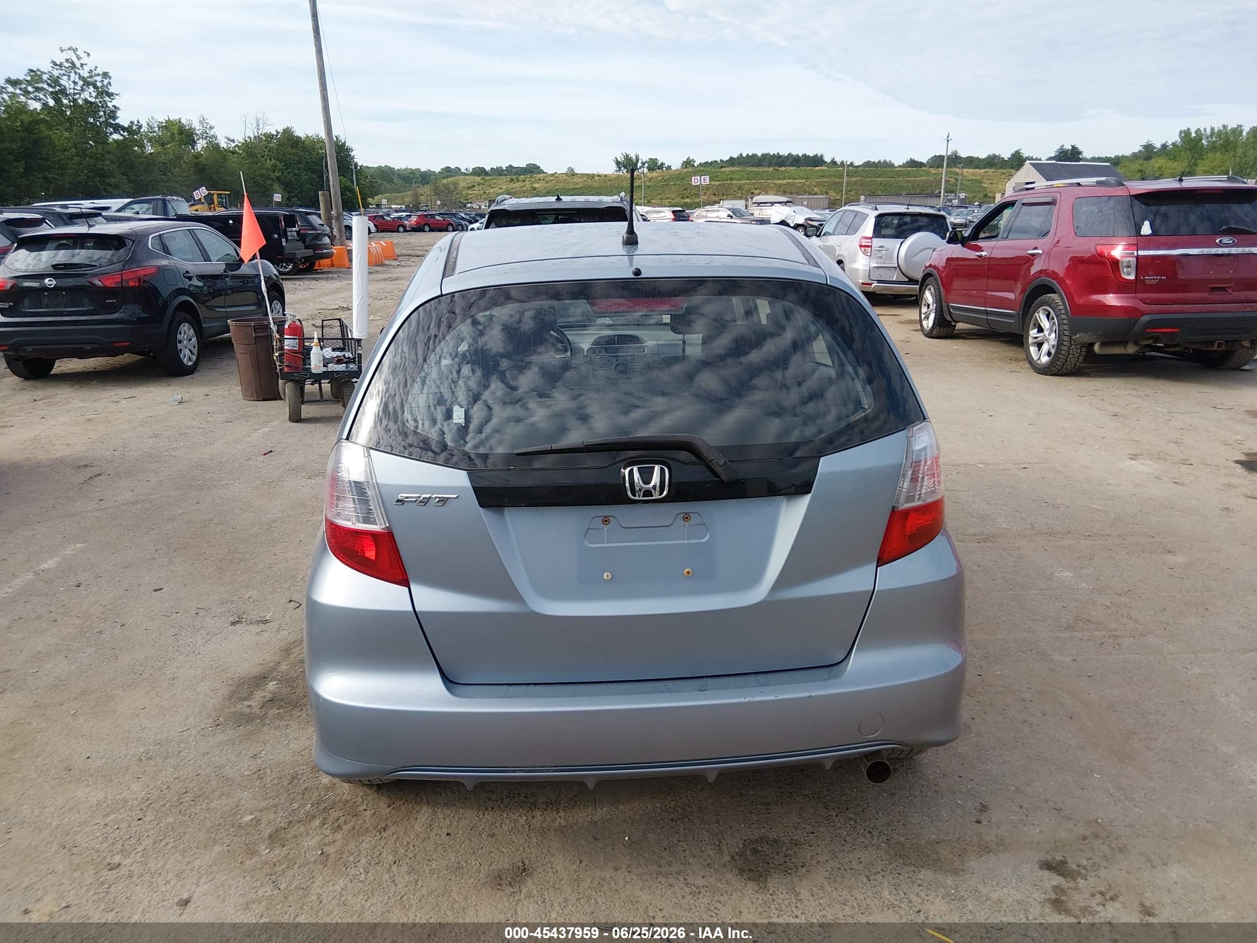 2011 Honda Fit Light Blue vin: JHMGE8H38BC020221