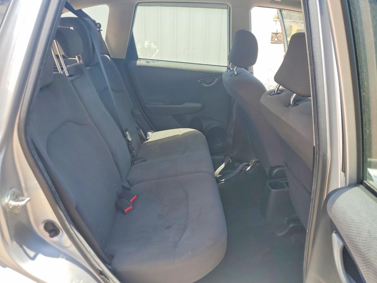 2012 Honda Fit Silver vin: JHMGE8H38CC017000