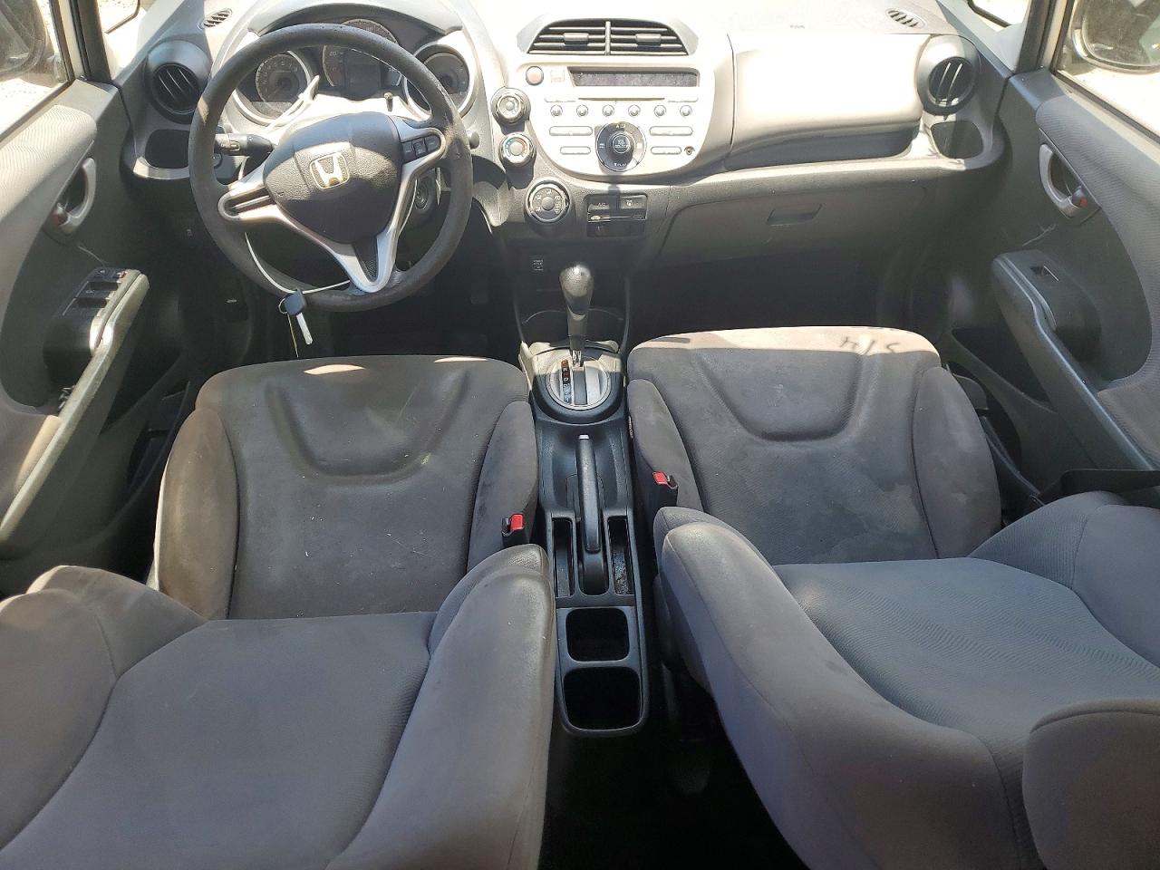 2012 Honda Fit Silver vin: JHMGE8H38CC017000