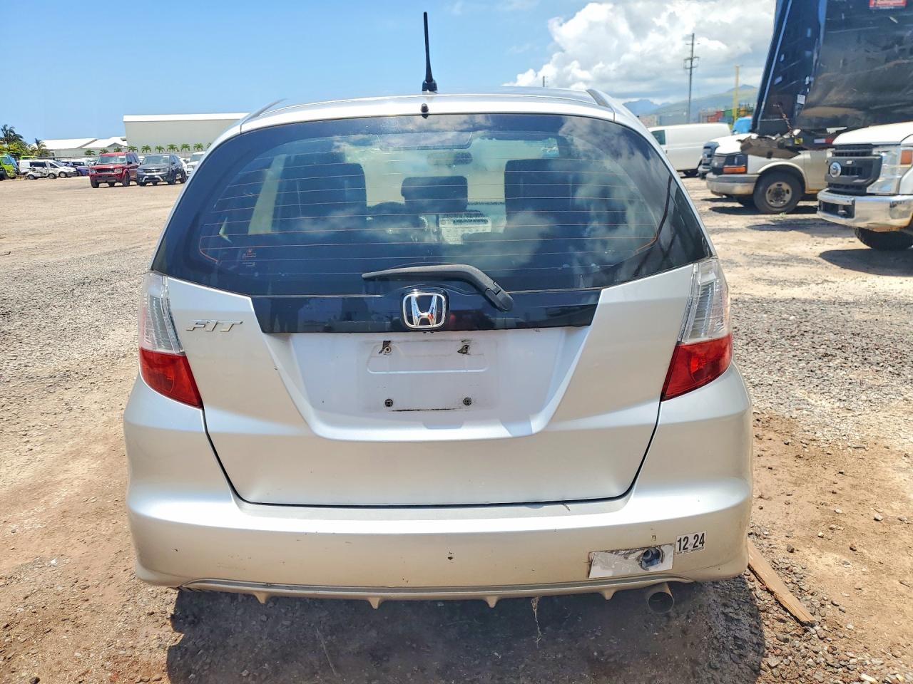 2012 Honda Fit Silver vin: JHMGE8H38CC017000