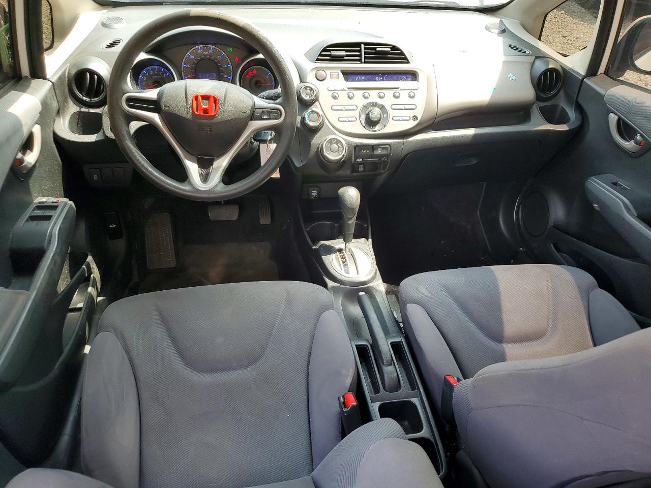 2012 Honda Fit White vin: JHMGE8H38CC021581