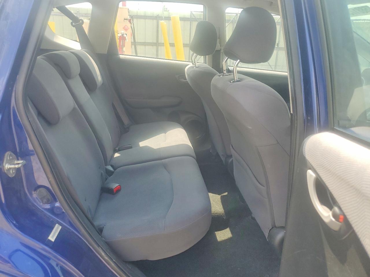 2012 Honda Fit Blue vin: JHMGE8H38CC028501