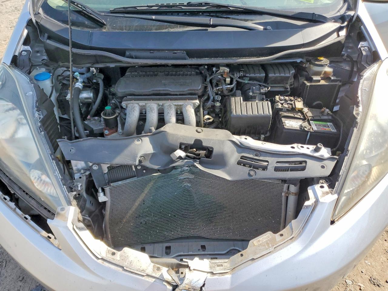 2012 Honda Fit Silver vin: JHMGE8H38CC039403