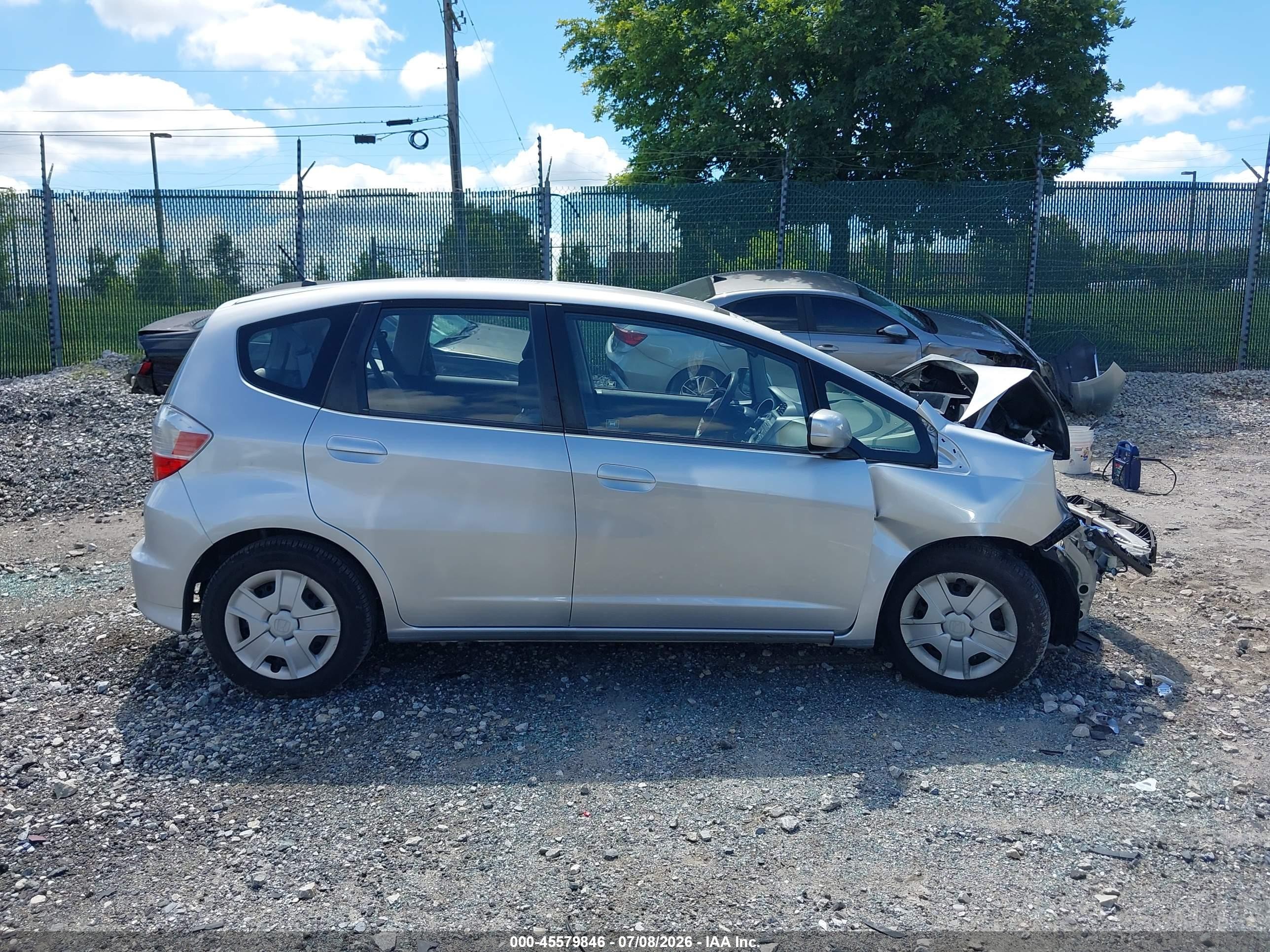 2012 Honda Fit Silver vin: JHMGE8H38CS000137