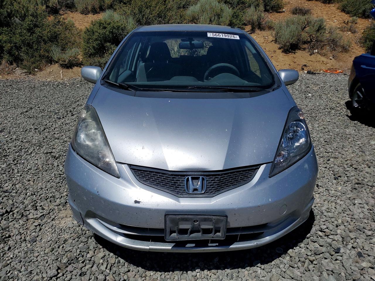 2012 Honda Fit Silver vin: JHMGE8H38CS000915