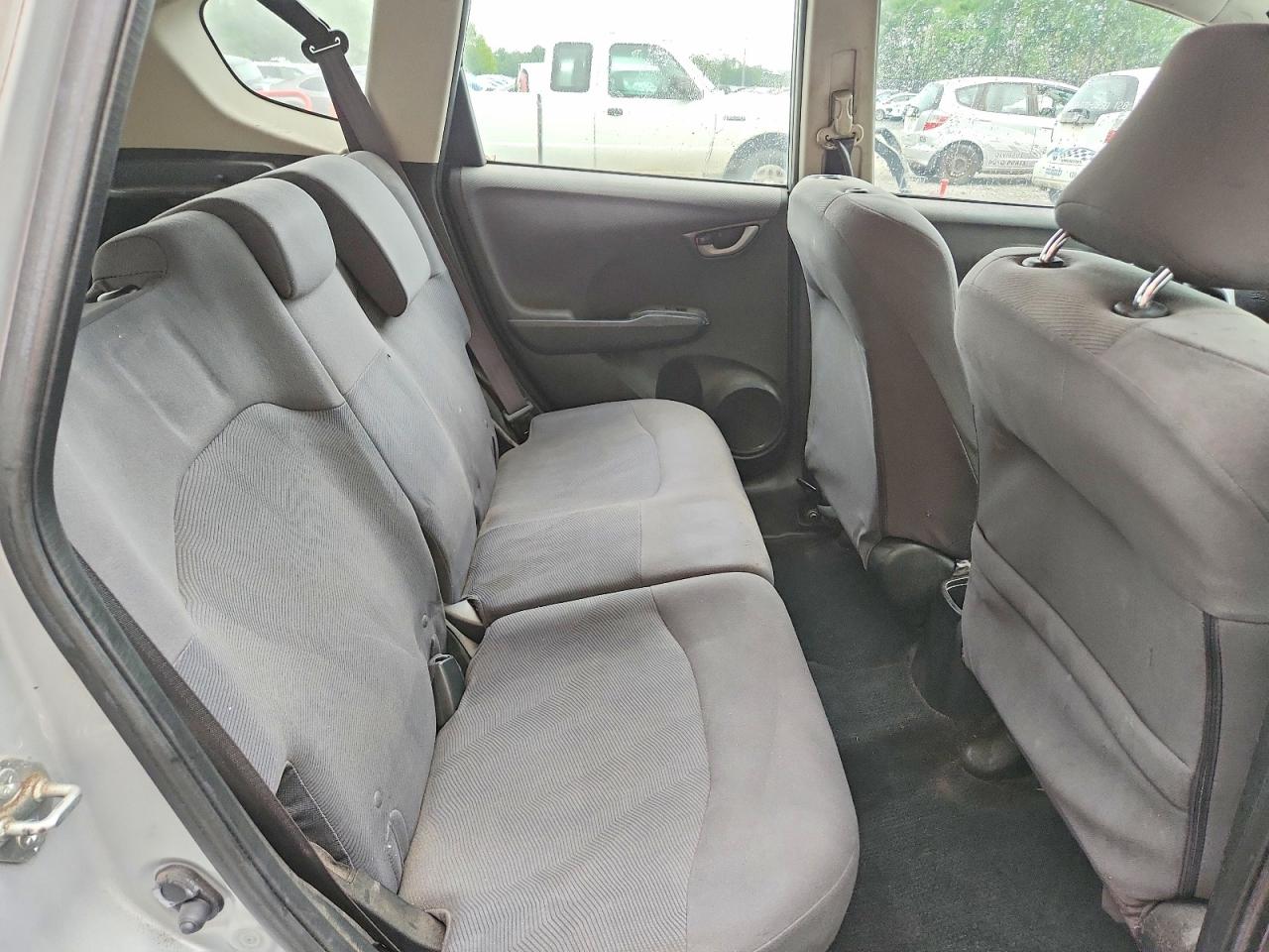 2012 Honda Fit Silver vin: JHMGE8H38CS002129