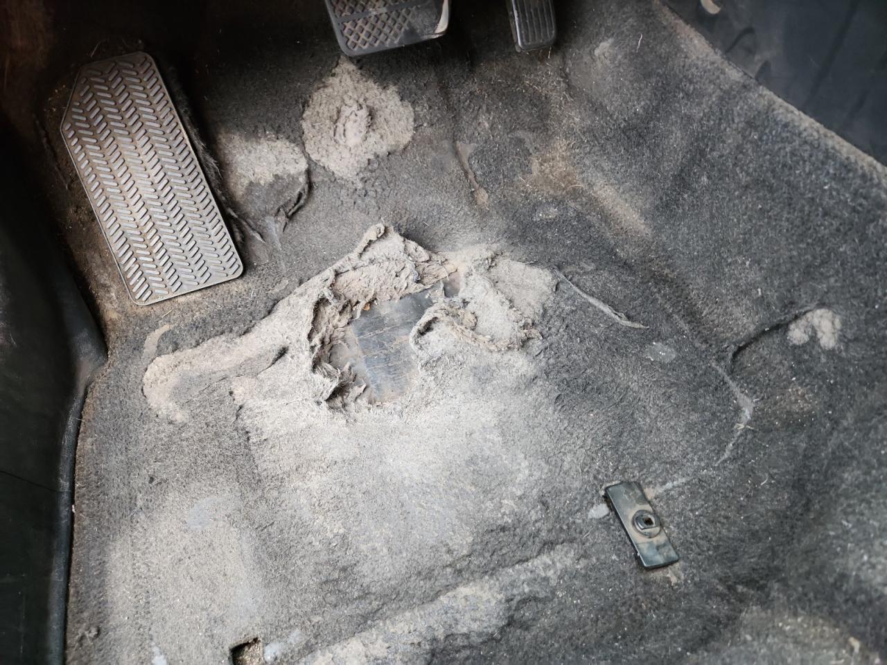 2012 Honda Fit Silver vin: JHMGE8H38CS002129 Damage: Left Front Carpet, Torn, > 12 Inches