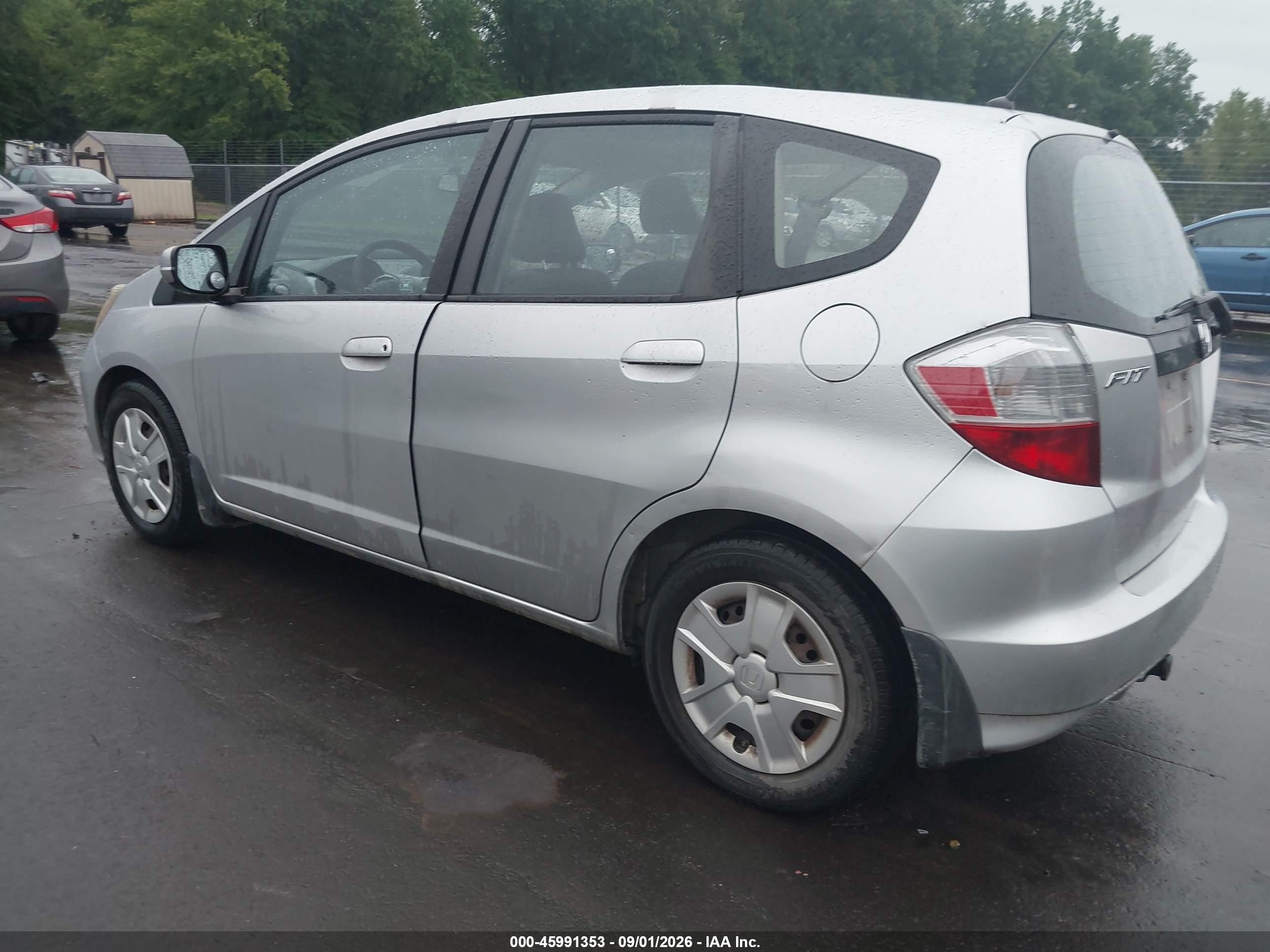 2012 Honda Fit   Silver vin: JHMGE8H38CS007038