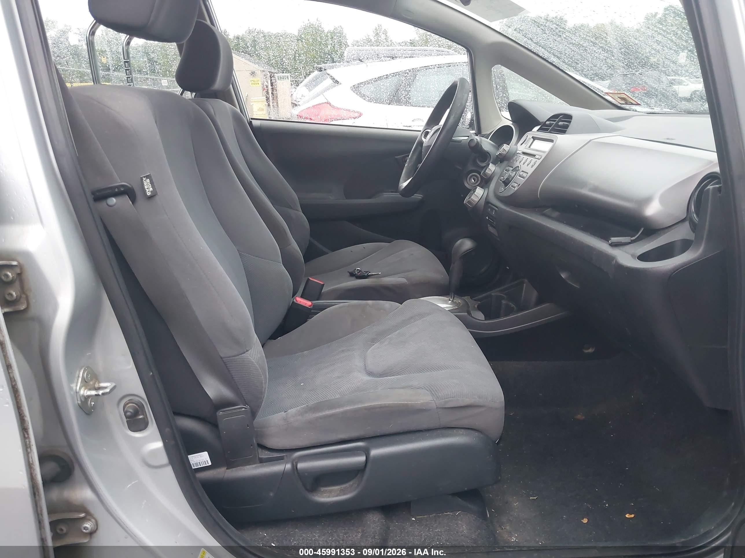 2012 Honda Fit   Silver vin: JHMGE8H38CS007038