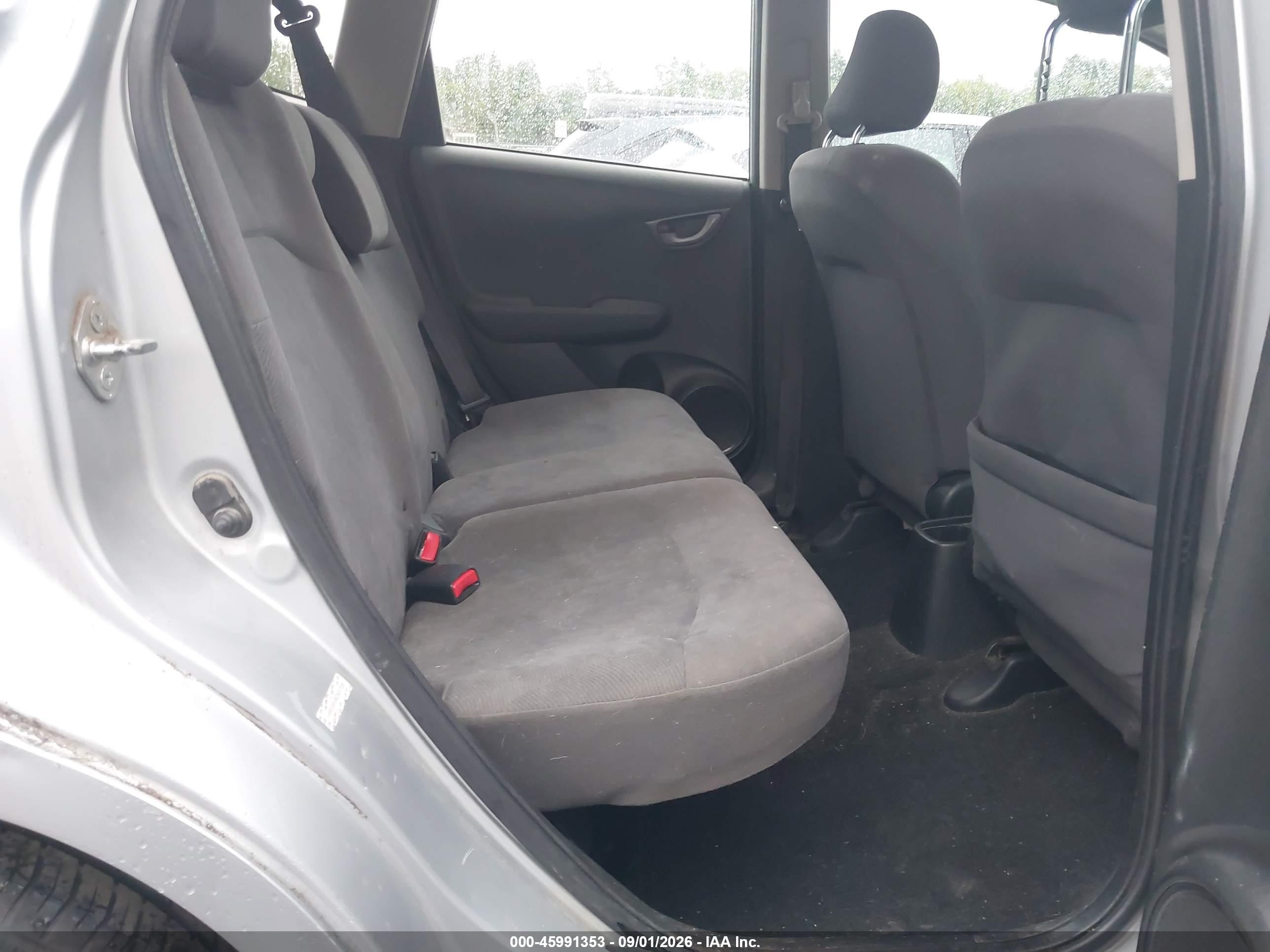 2012 Honda Fit   Silver vin: JHMGE8H38CS007038