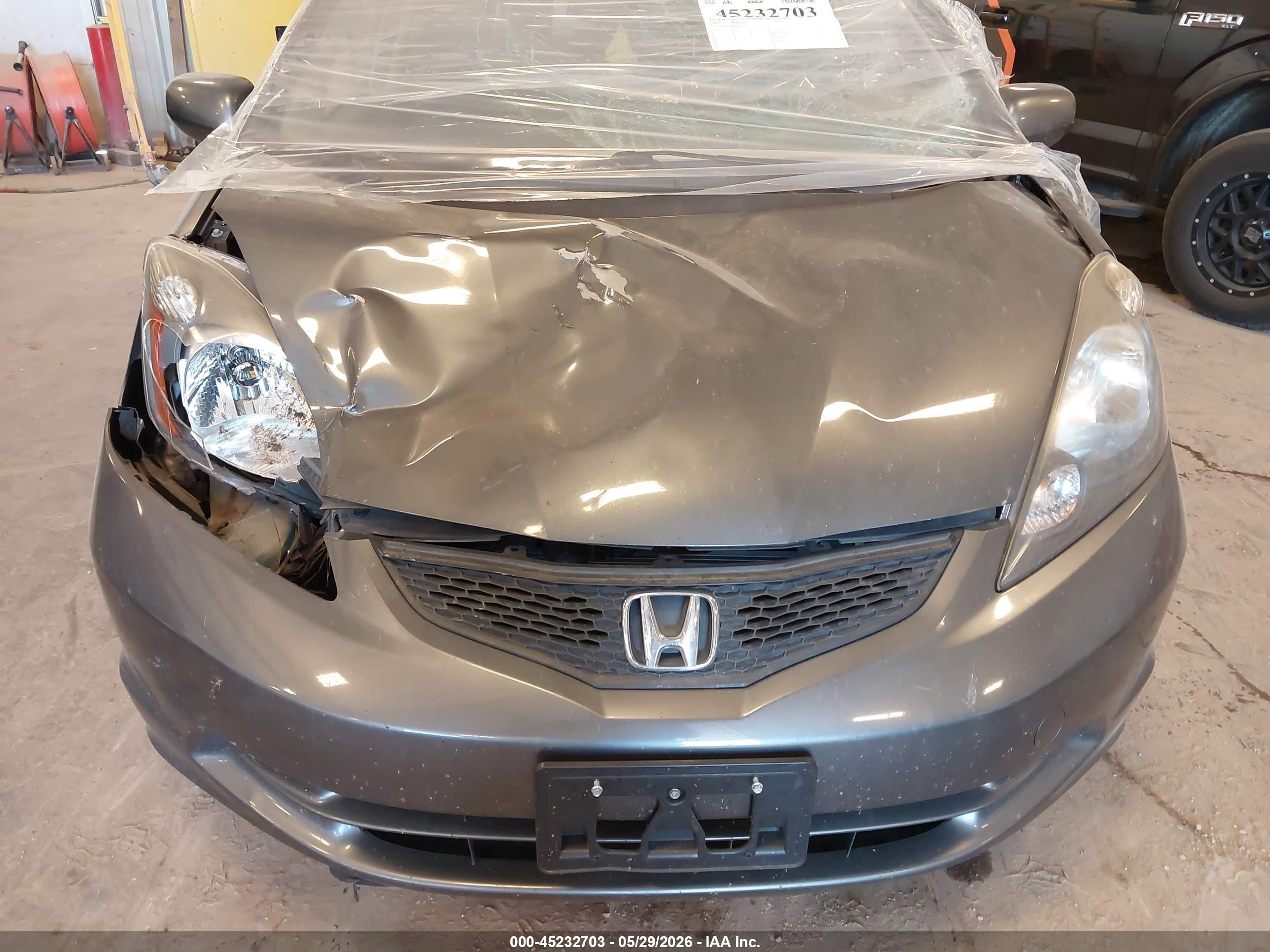 2013 Honda Fit   Gray vin: JHMGE8H38DC005592
