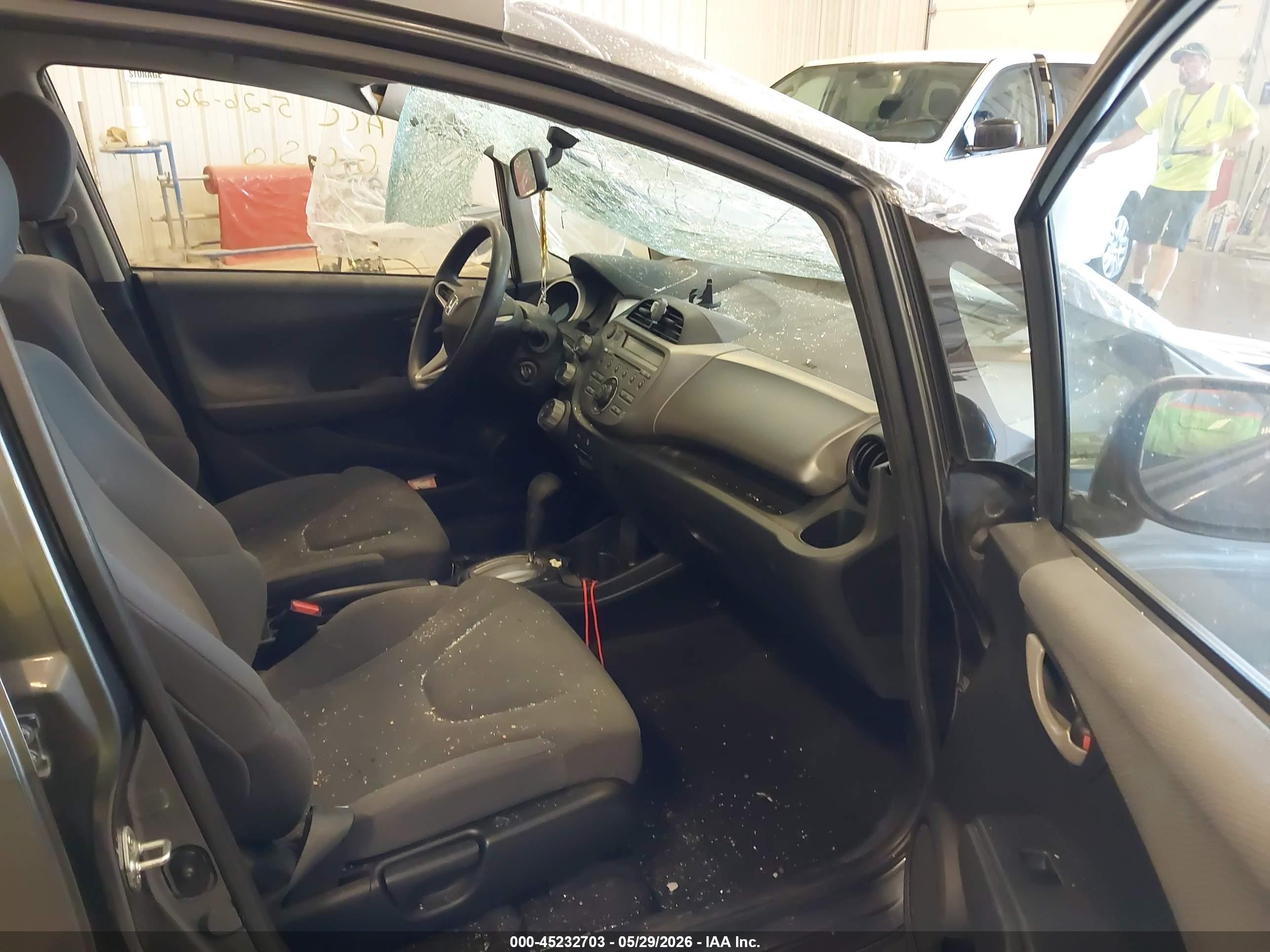 2013 Honda Fit   Gray vin: JHMGE8H38DC005592