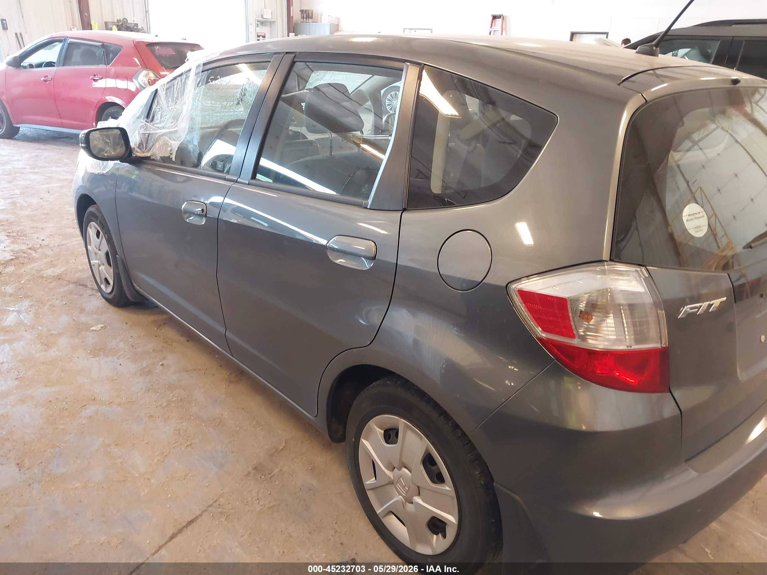 2013 Honda Fit   Gray vin: JHMGE8H38DC005592