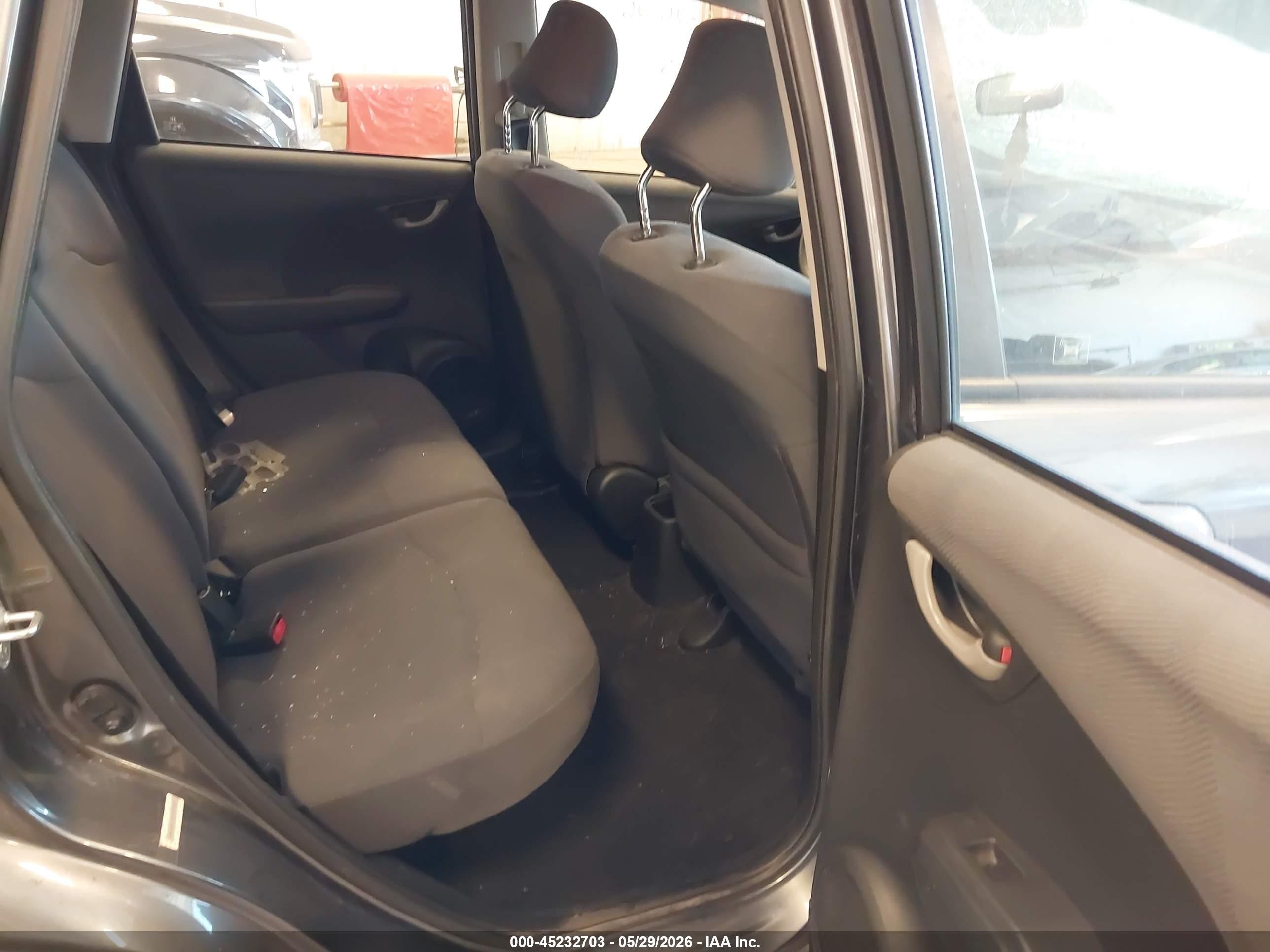 2013 Honda Fit   Gray vin: JHMGE8H38DC005592