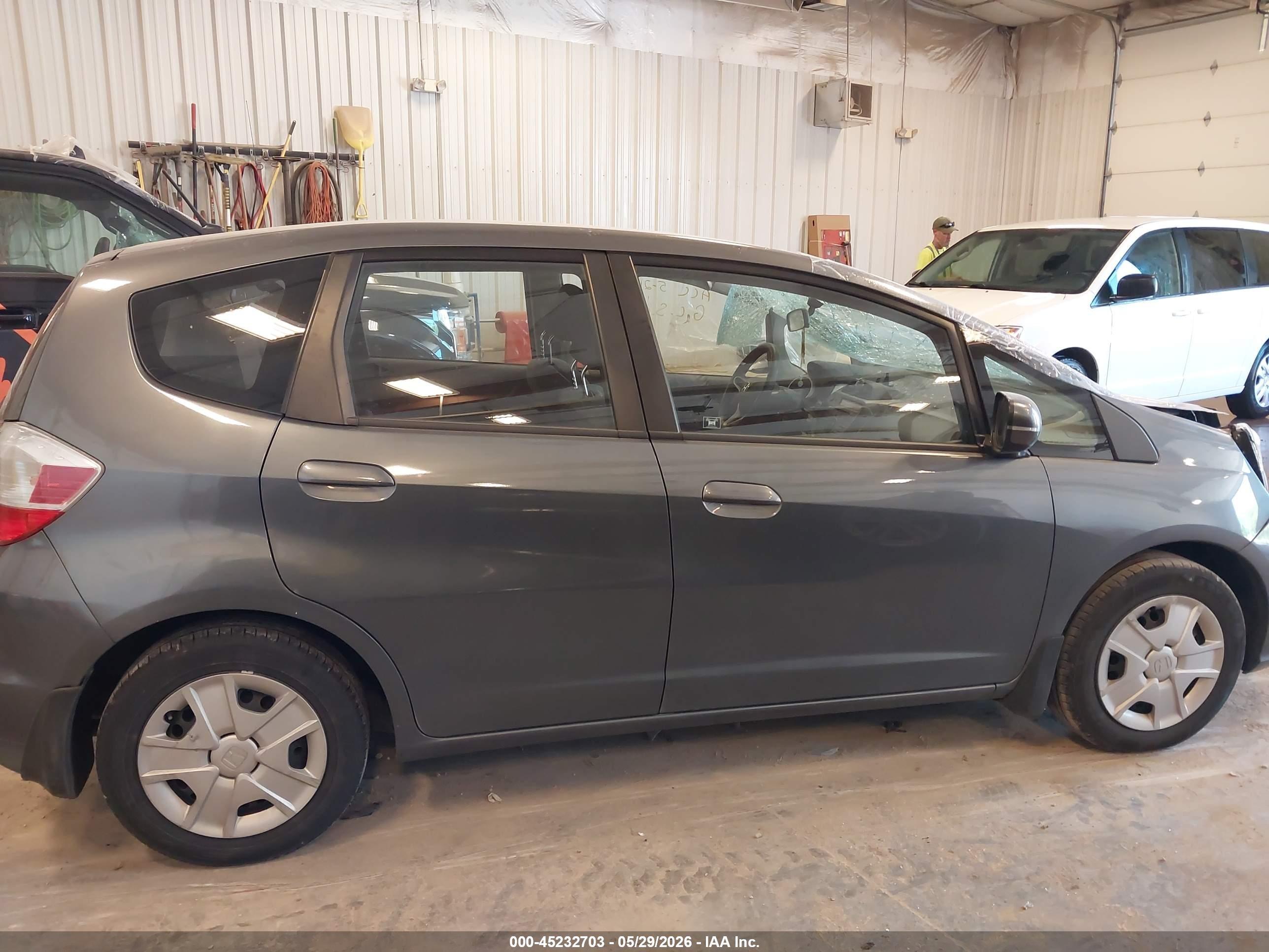 2013 Honda Fit   Gray vin: JHMGE8H38DC005592